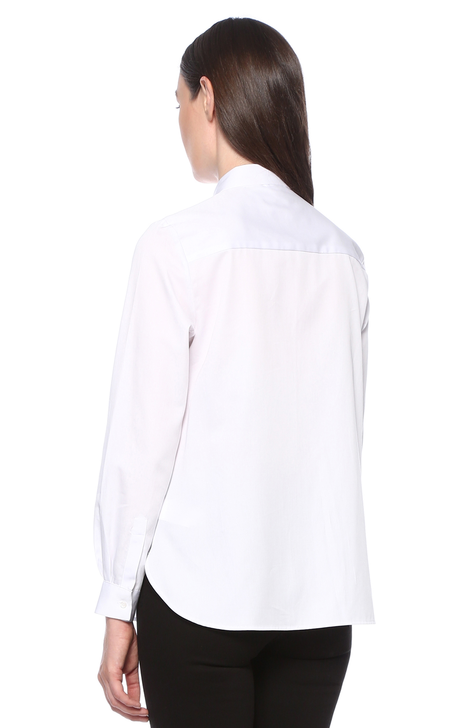 Beyaz Cebi İşleme Detaylı Gömlek