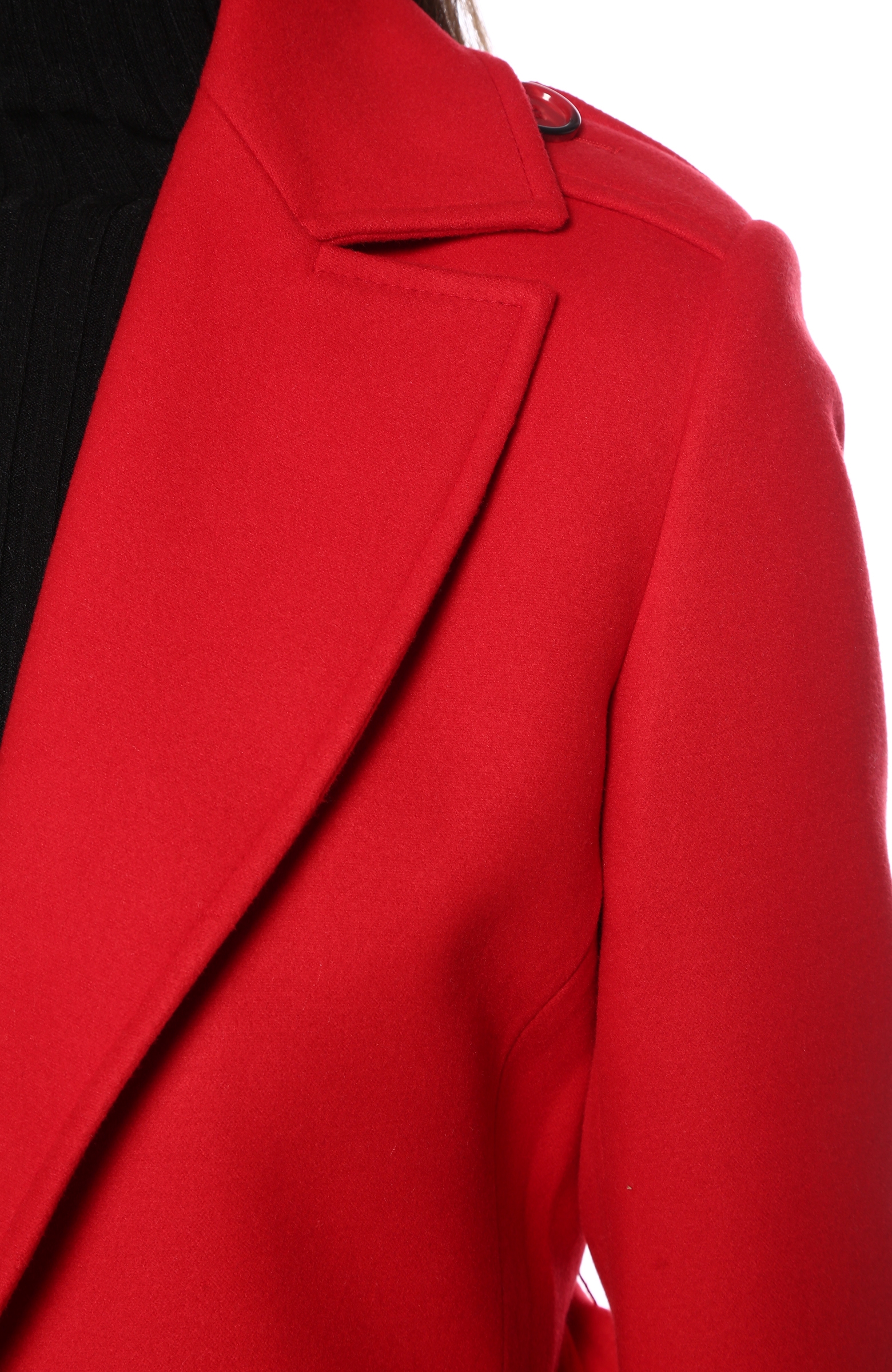 Kırmızı Kuşak Detaylı Palto