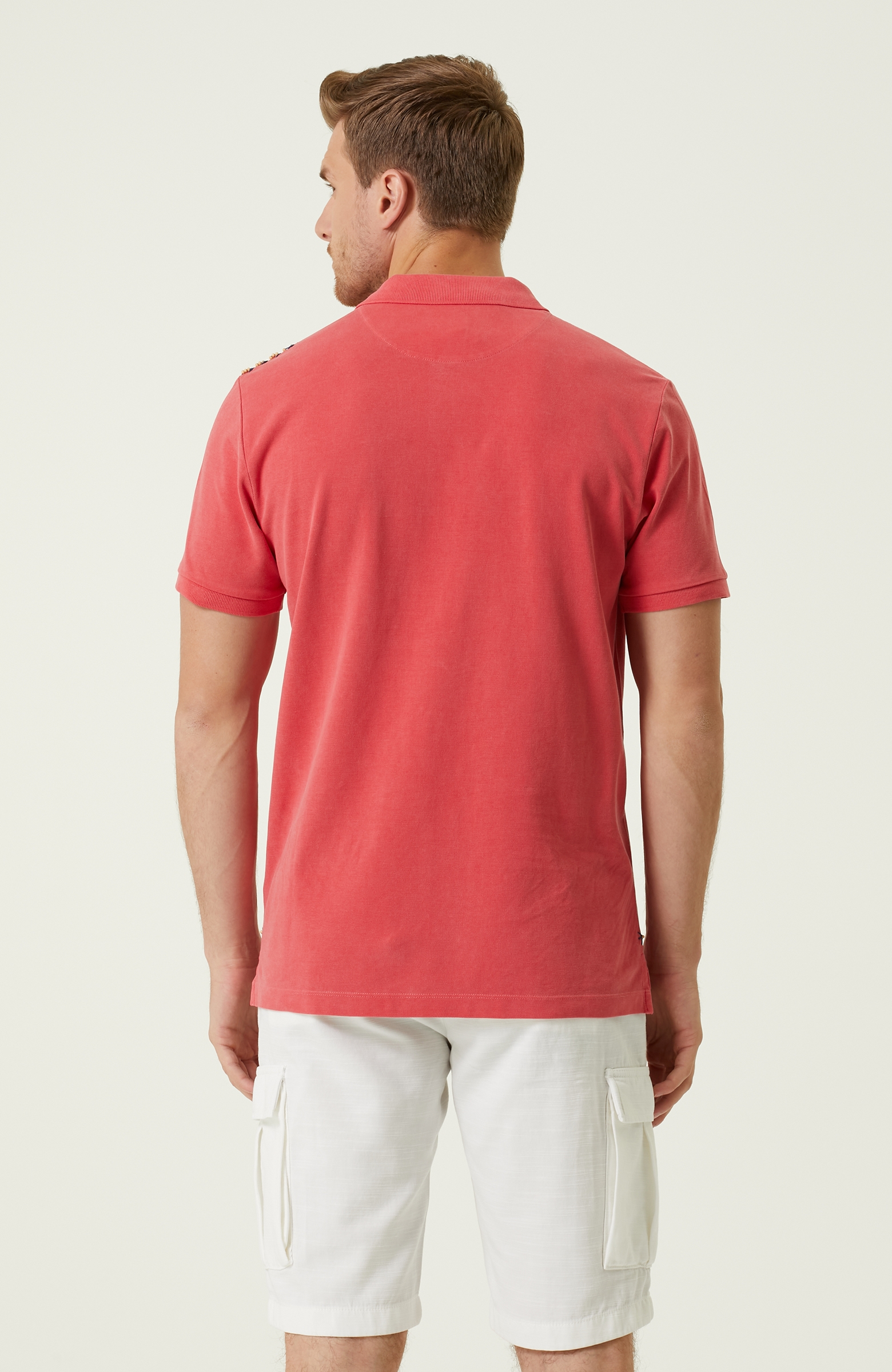 Comfort Fit Kırmızı Nakış Detaylı T-shirt