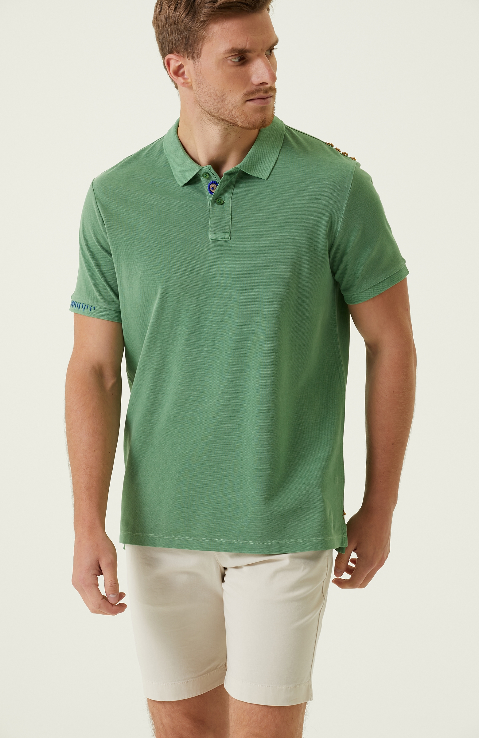 Comfort Fit Yeşil Nakış Detaylı T-shirt