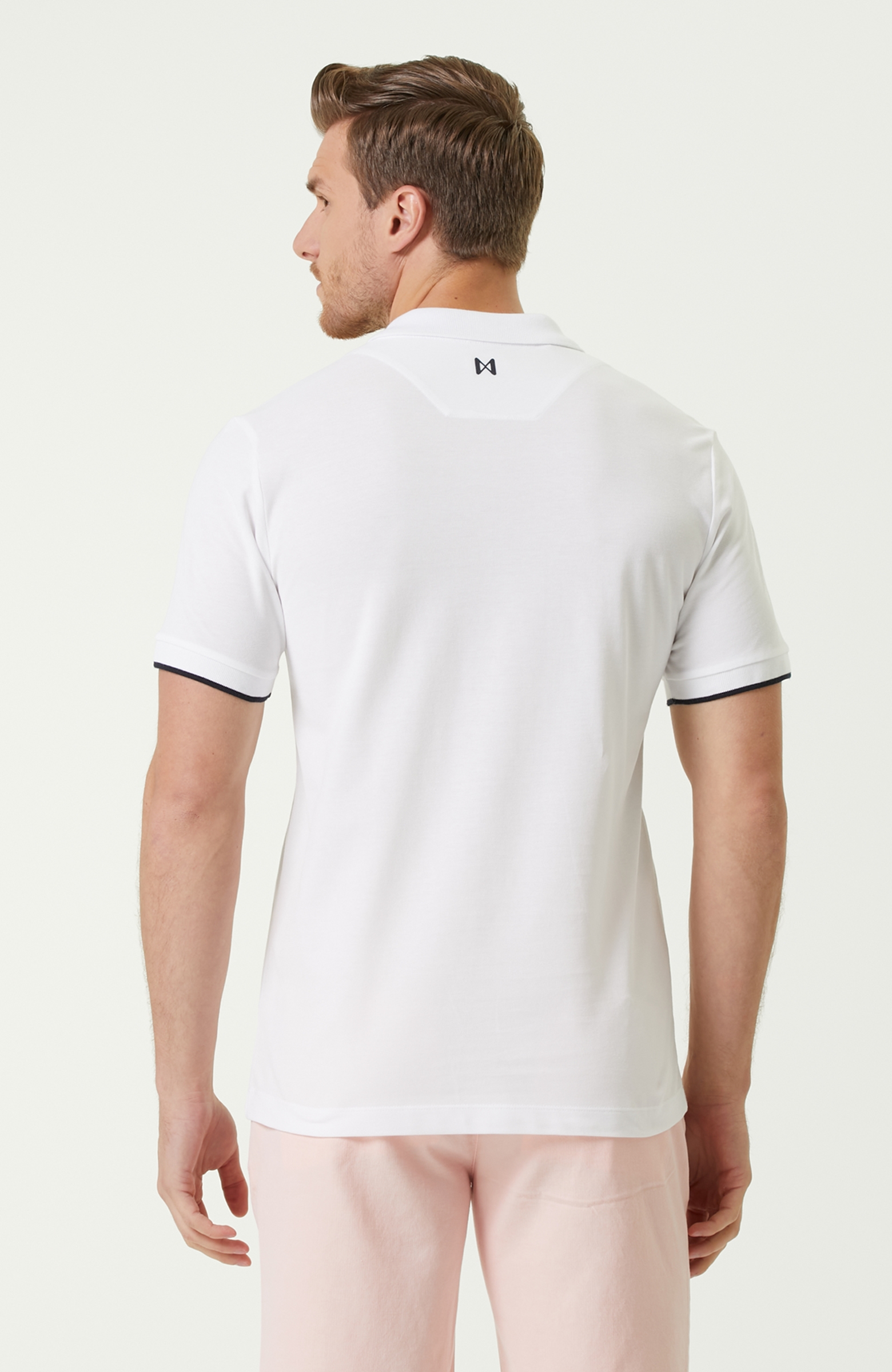 Comfort Fit Beyaz Polo Yaka Şerit Detaylı T-shirt