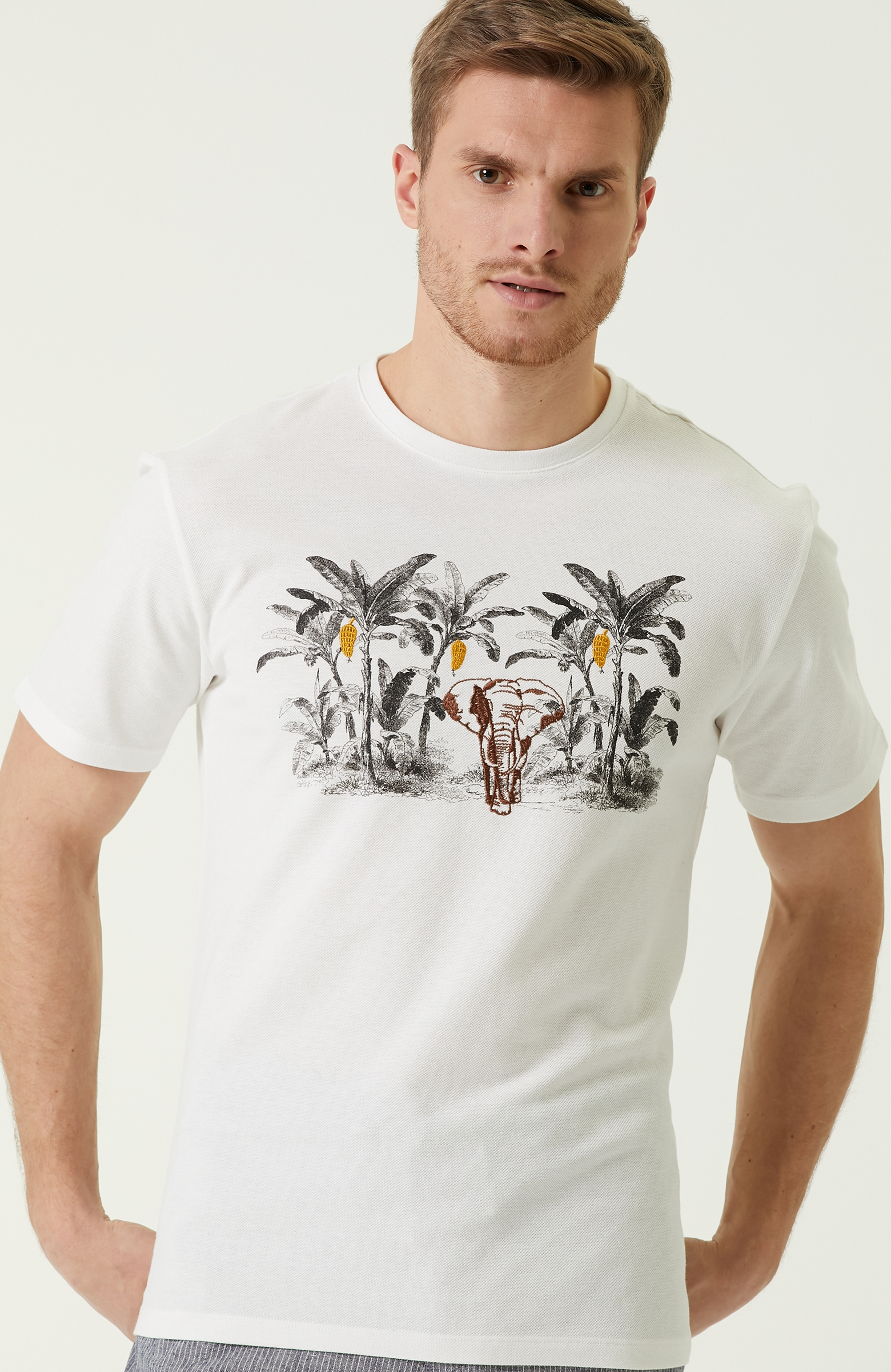 Slim Fit Beyaz Palmiye Baskılı T-shirt