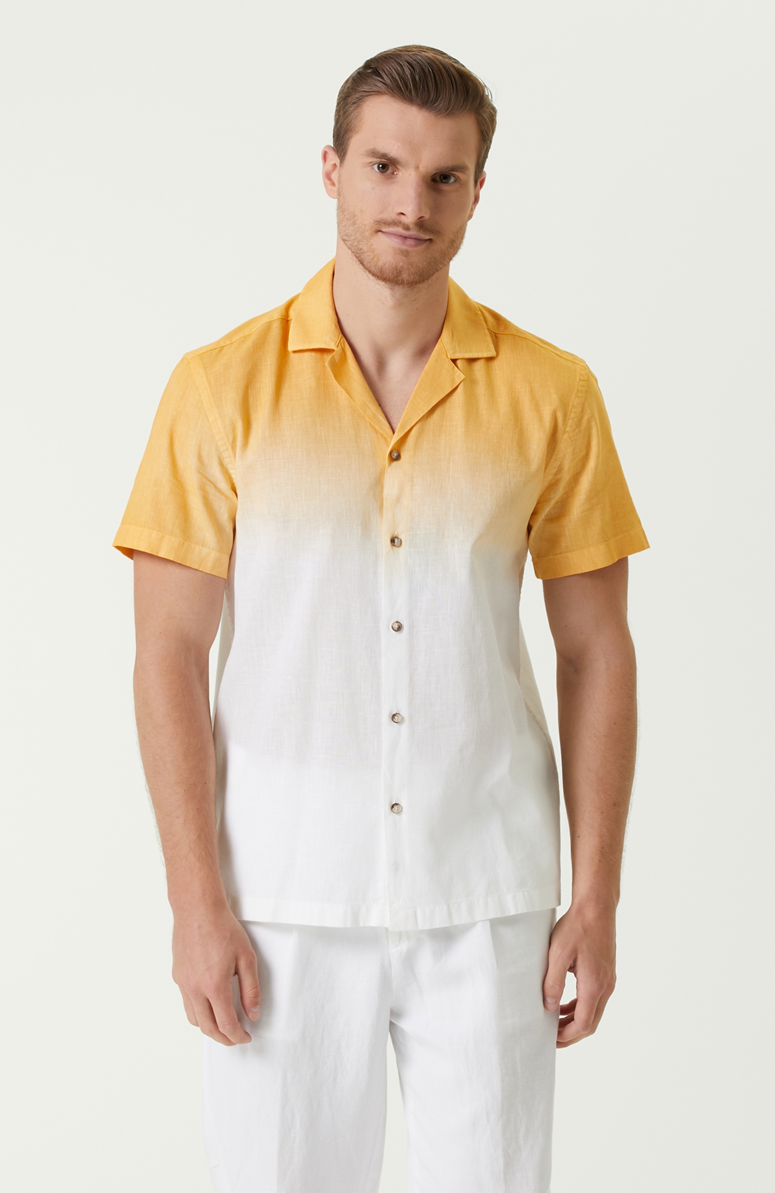 Comfort Fit Beyaz Sarı Apaç Yaka Gömlek