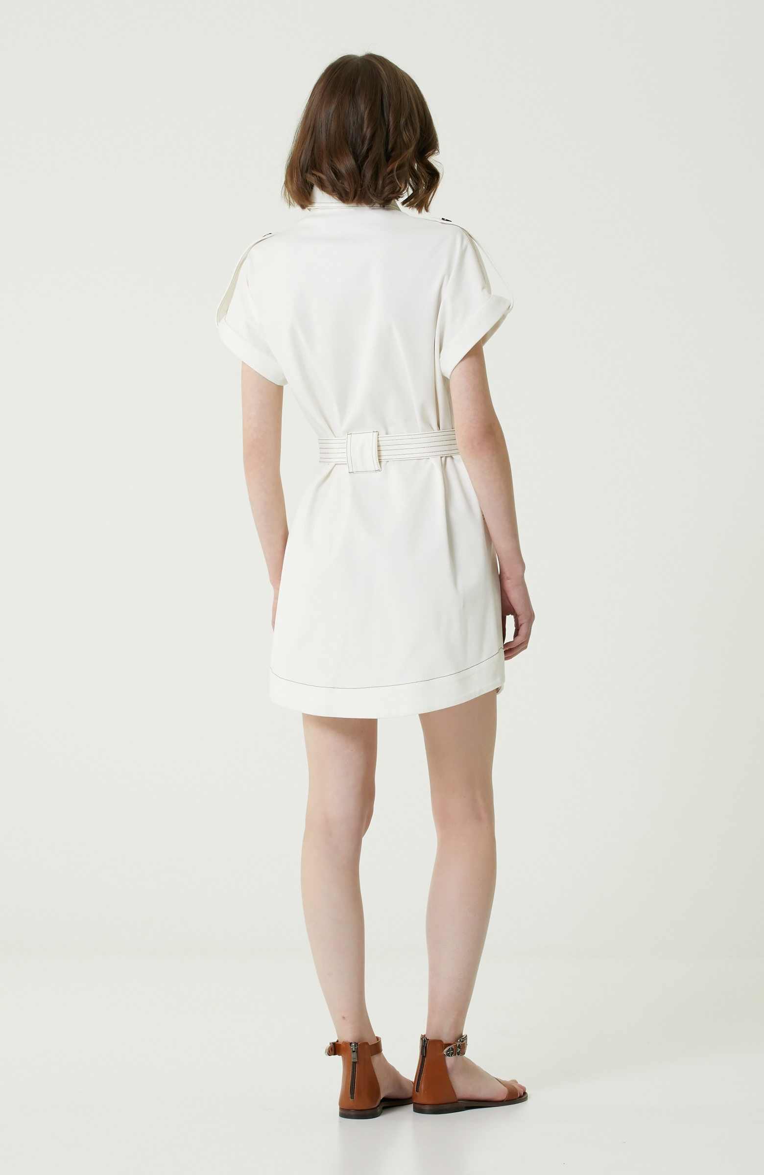 Beyaz Dekoratif Dikişli Mini Elbise