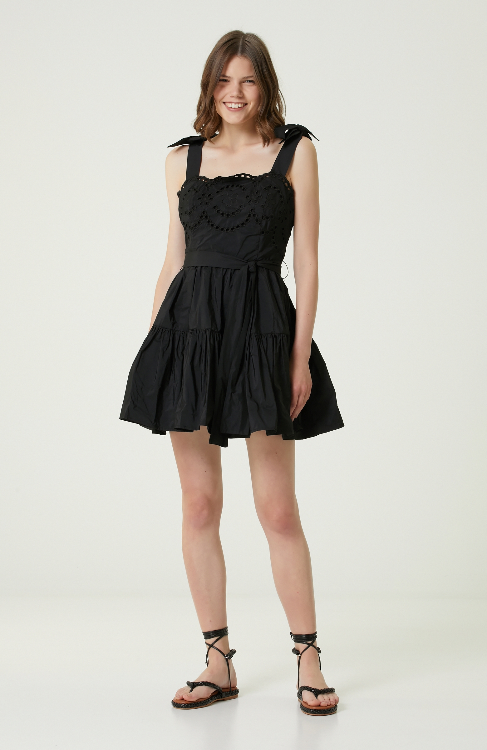 Siyah Kuşaklı Mini Elbise