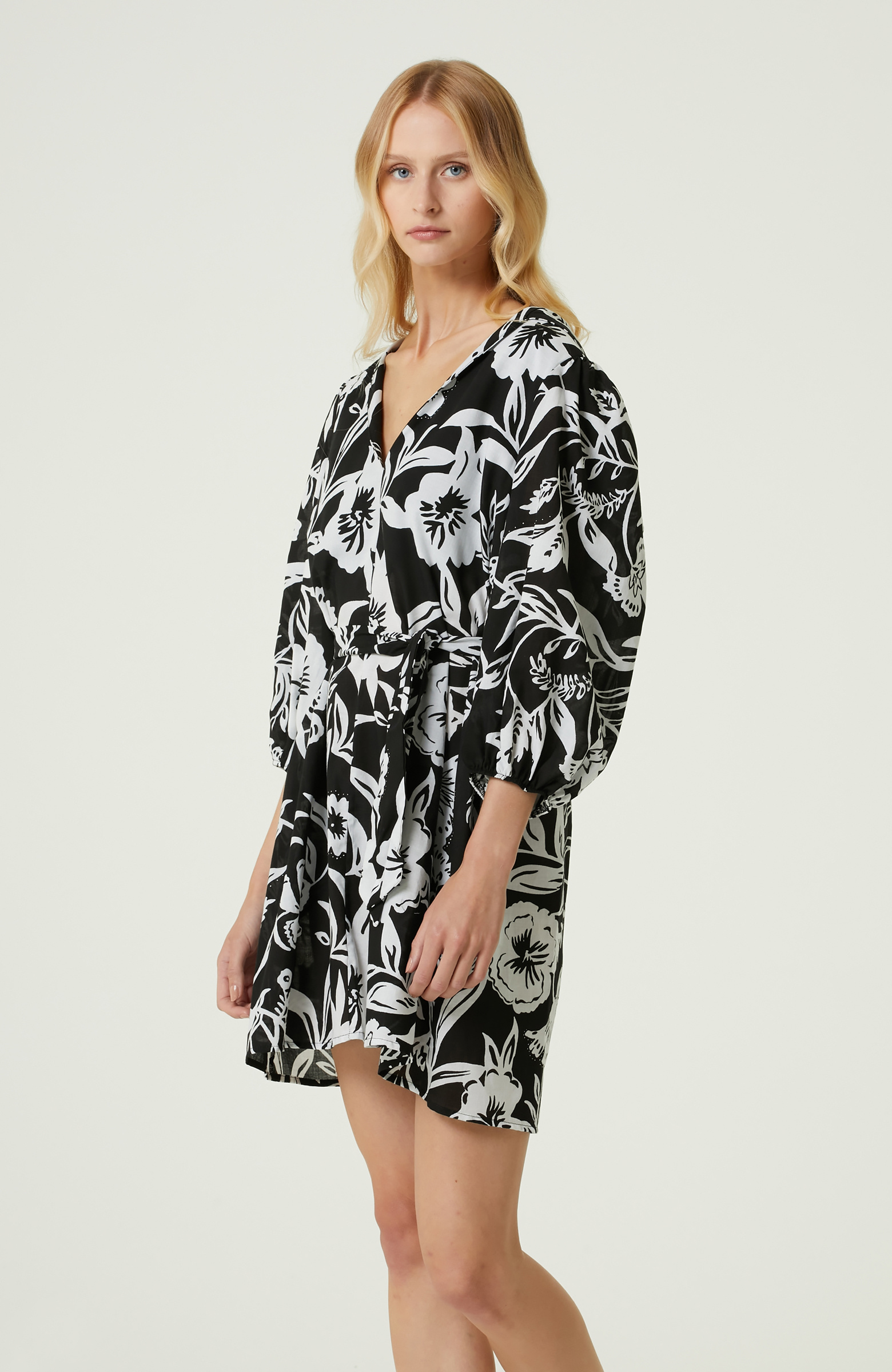 Siyah Beyaz Karışık Desenli Pareo