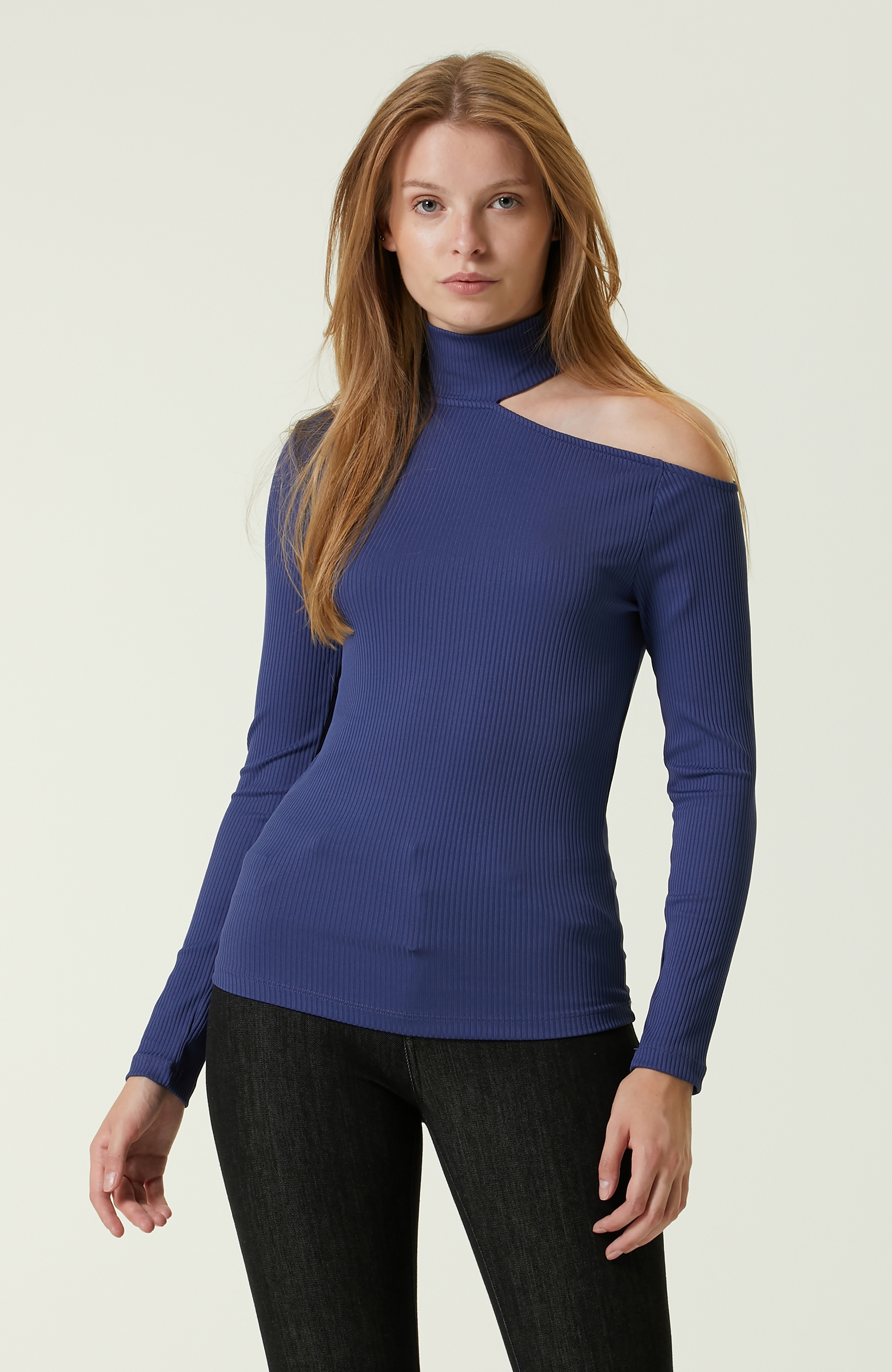 Mavi Omuz Detaylı Sweatshirt