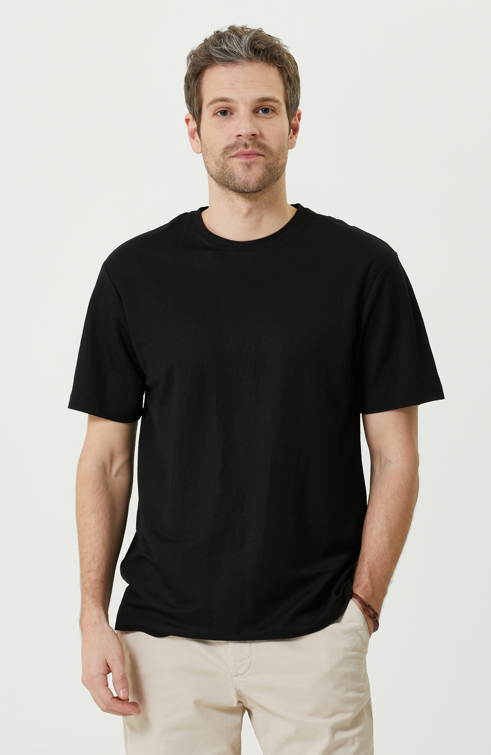 Siyah Kısa Kollu Bisiklet Yaka T-Shirt