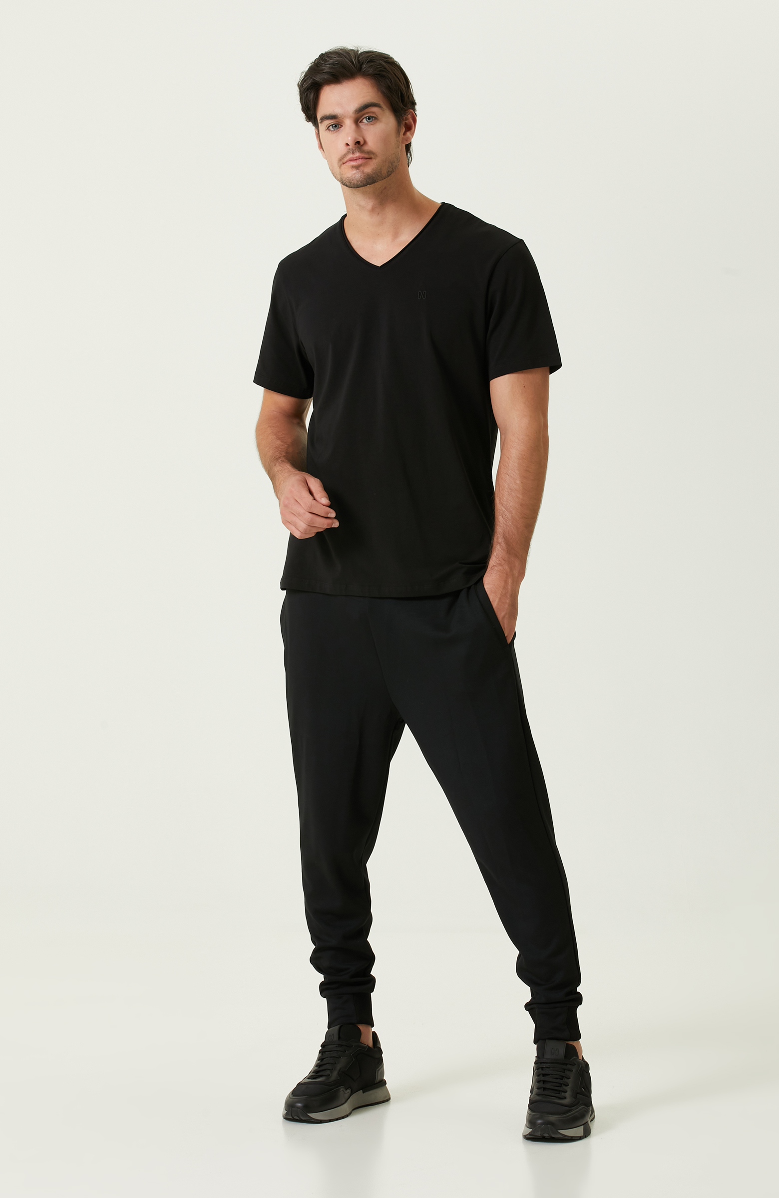 Siyah V Yaka T-shirt