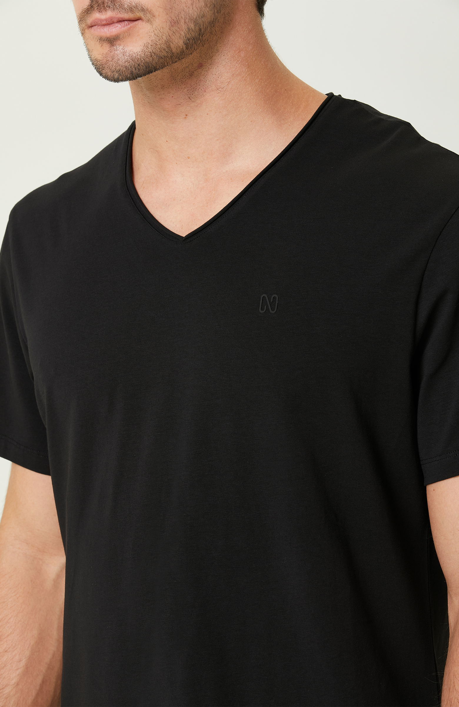 Siyah V Yaka T-shirt