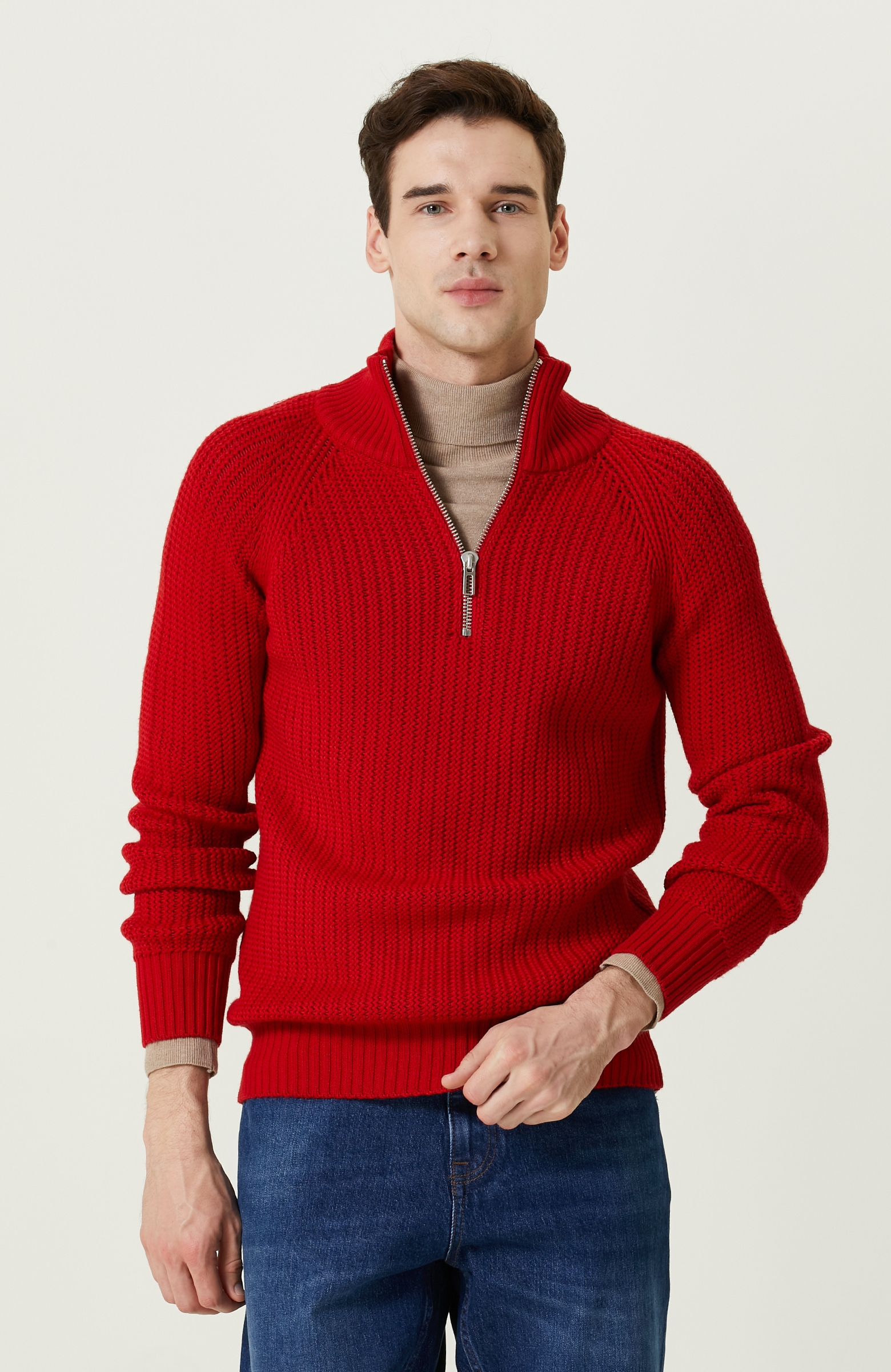 Dik Yaka Kırmızı Kazak