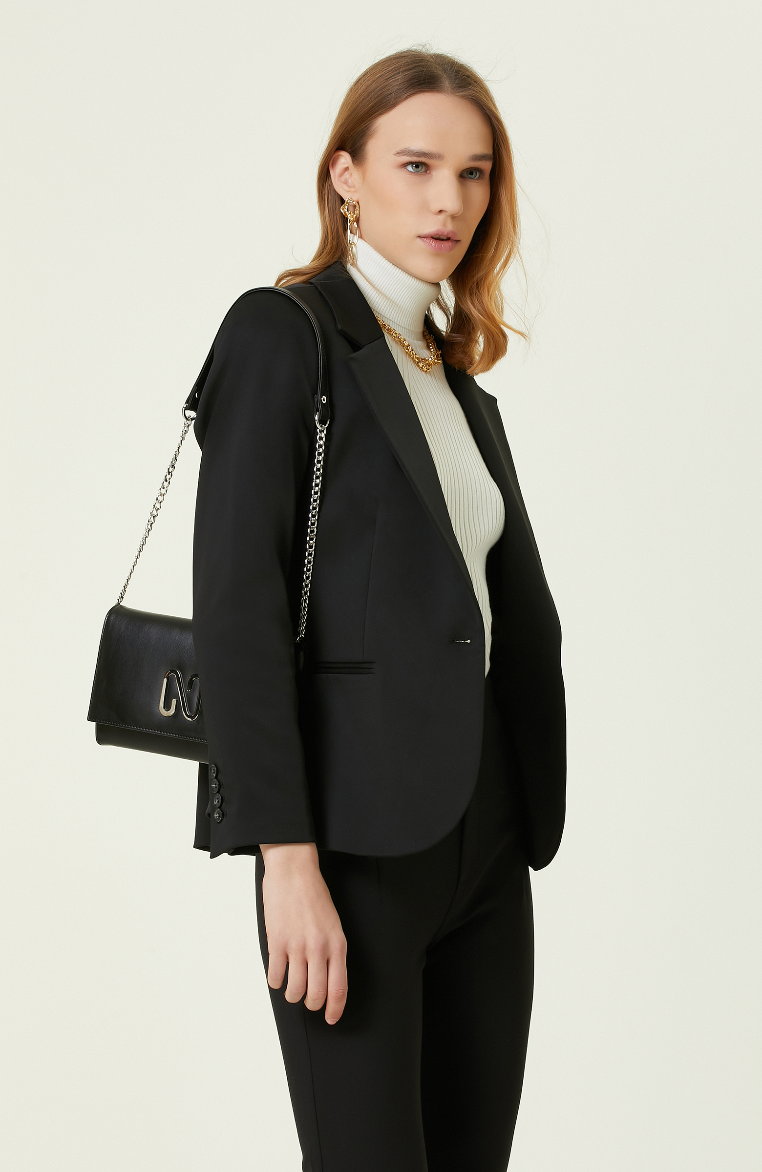 Siyah Tek Düğmeli Blazer Ceket