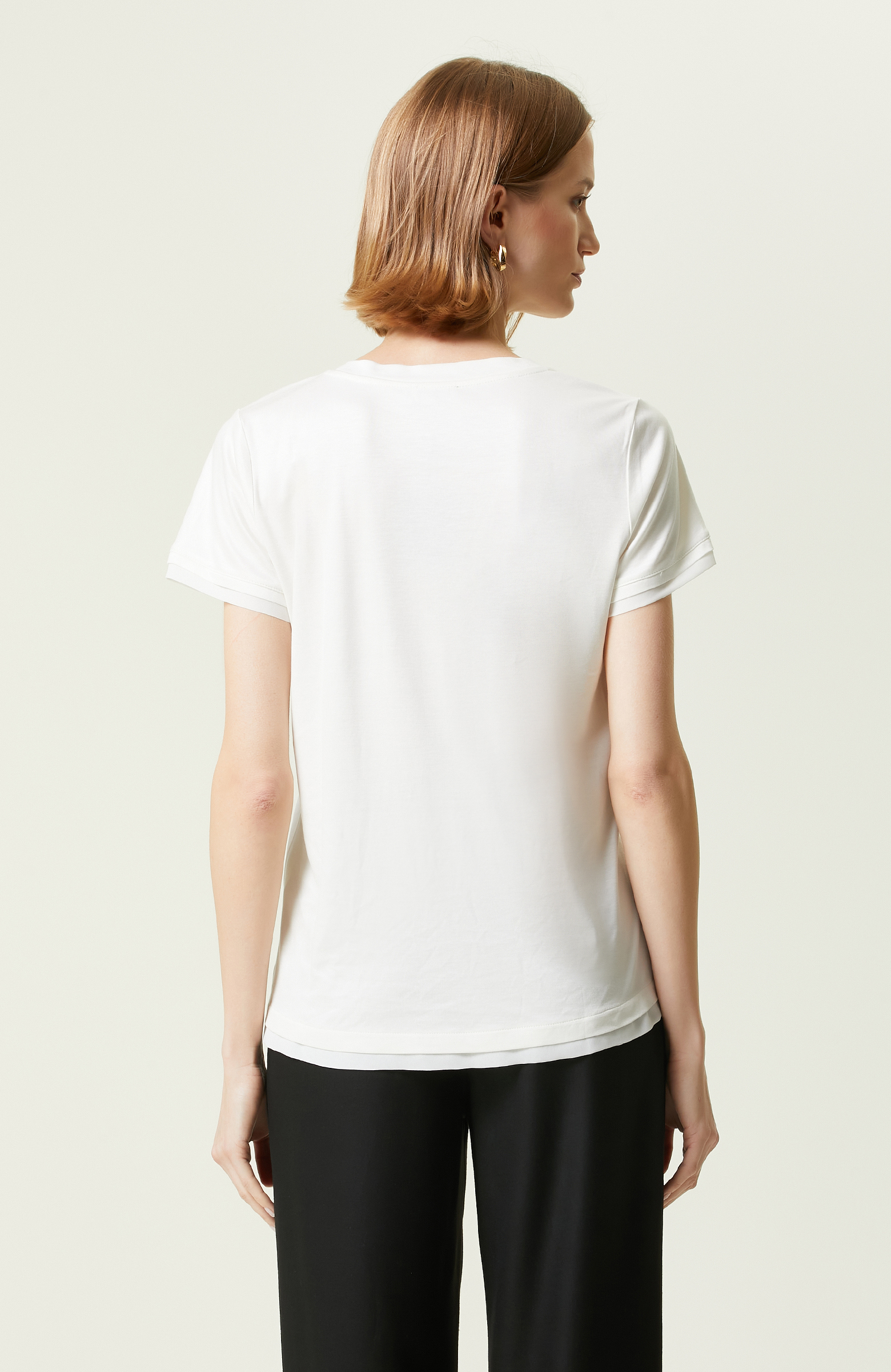 Ekru Kısa Kollu V Yaka T-Shirt
