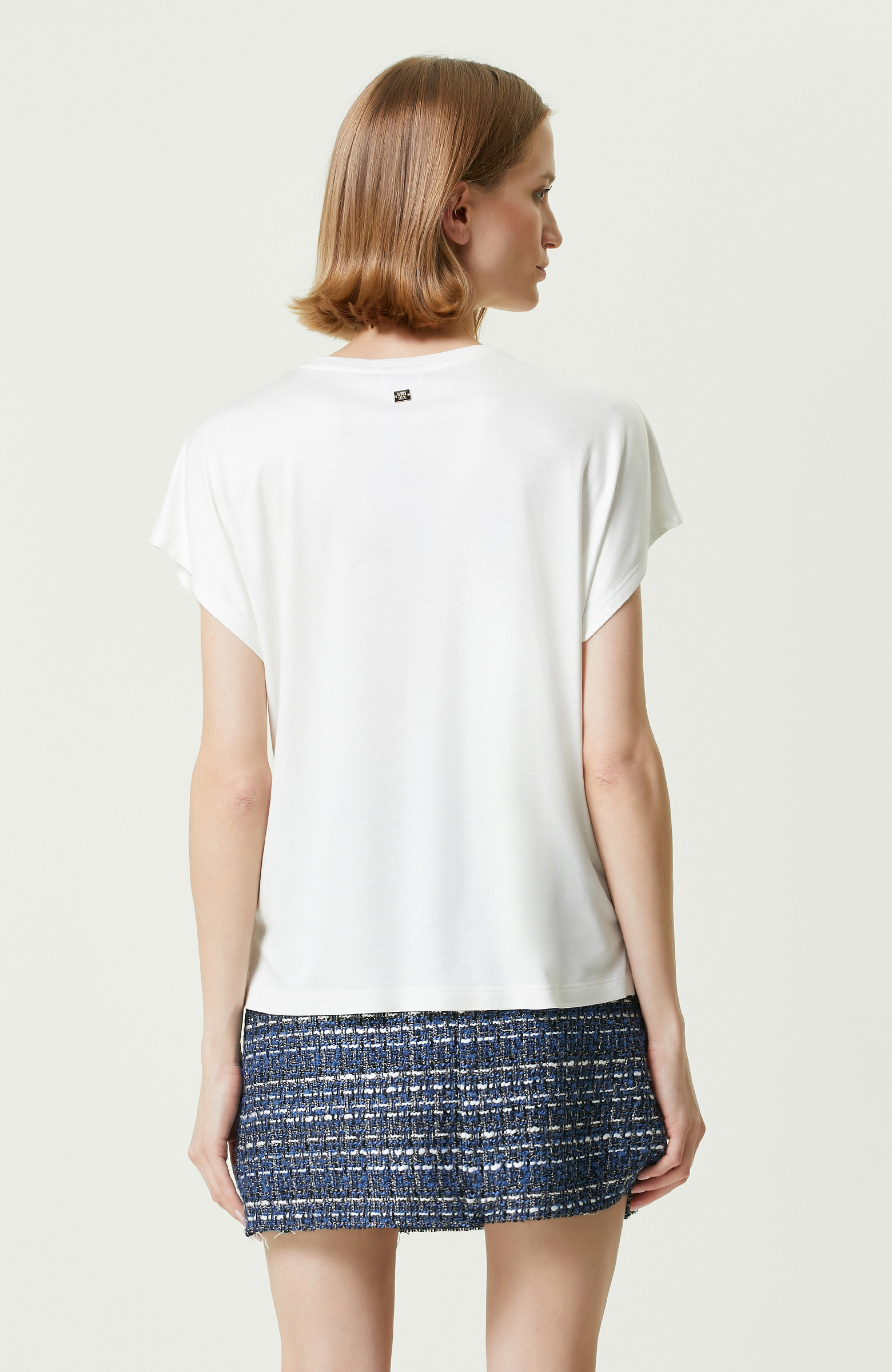 Beyaz Bisiklet Yaka Kısa Kollu T-Shirt