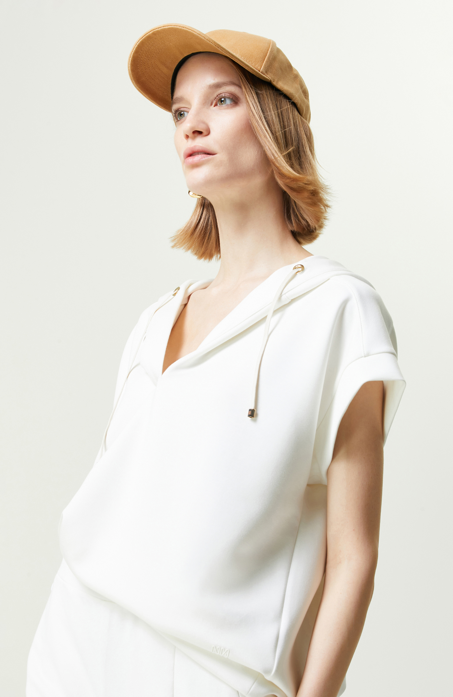 Ekru Kısa Kollu Kapüşonlu Sweatshirt