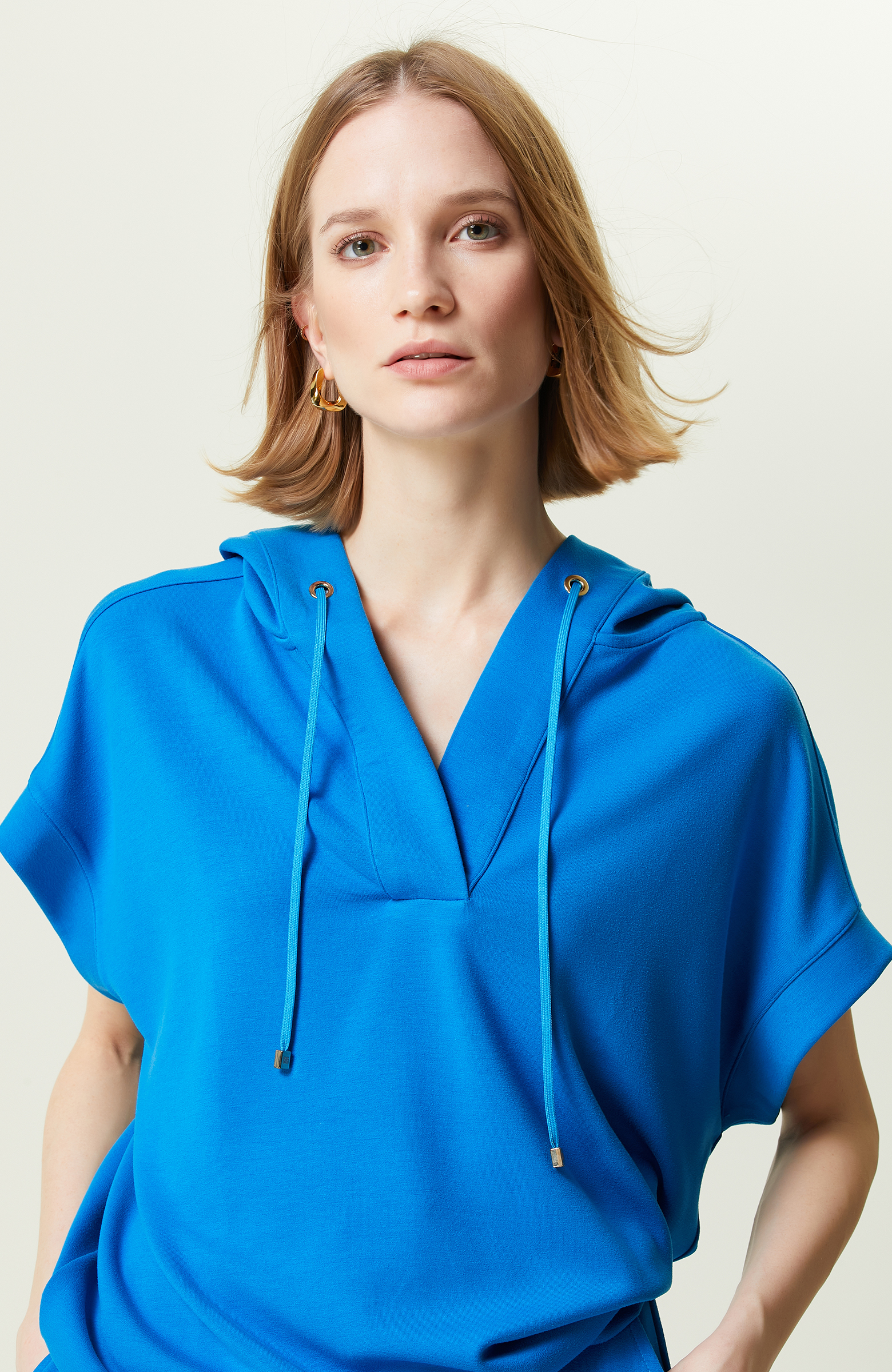 Saks Mavisi Kısa Kollu Kapüşonlu Sweatshirt