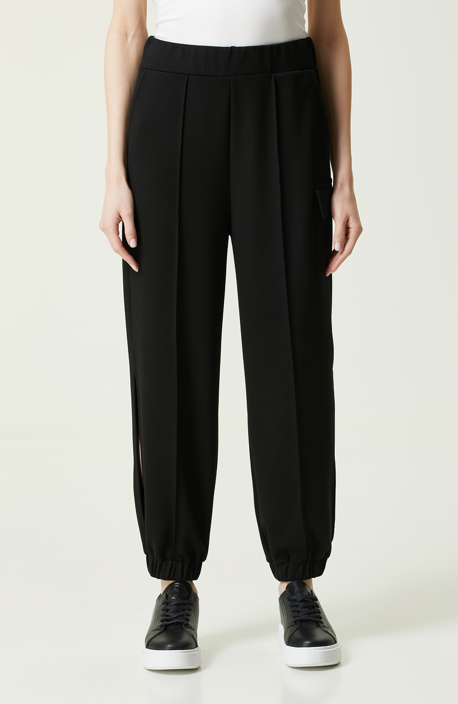 Siyah Lastik Paça Eşofman