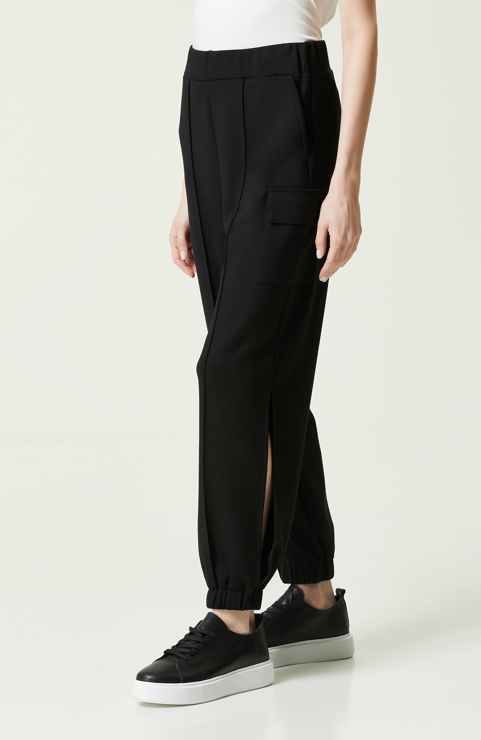 Siyah Lastik Paça Eşofman