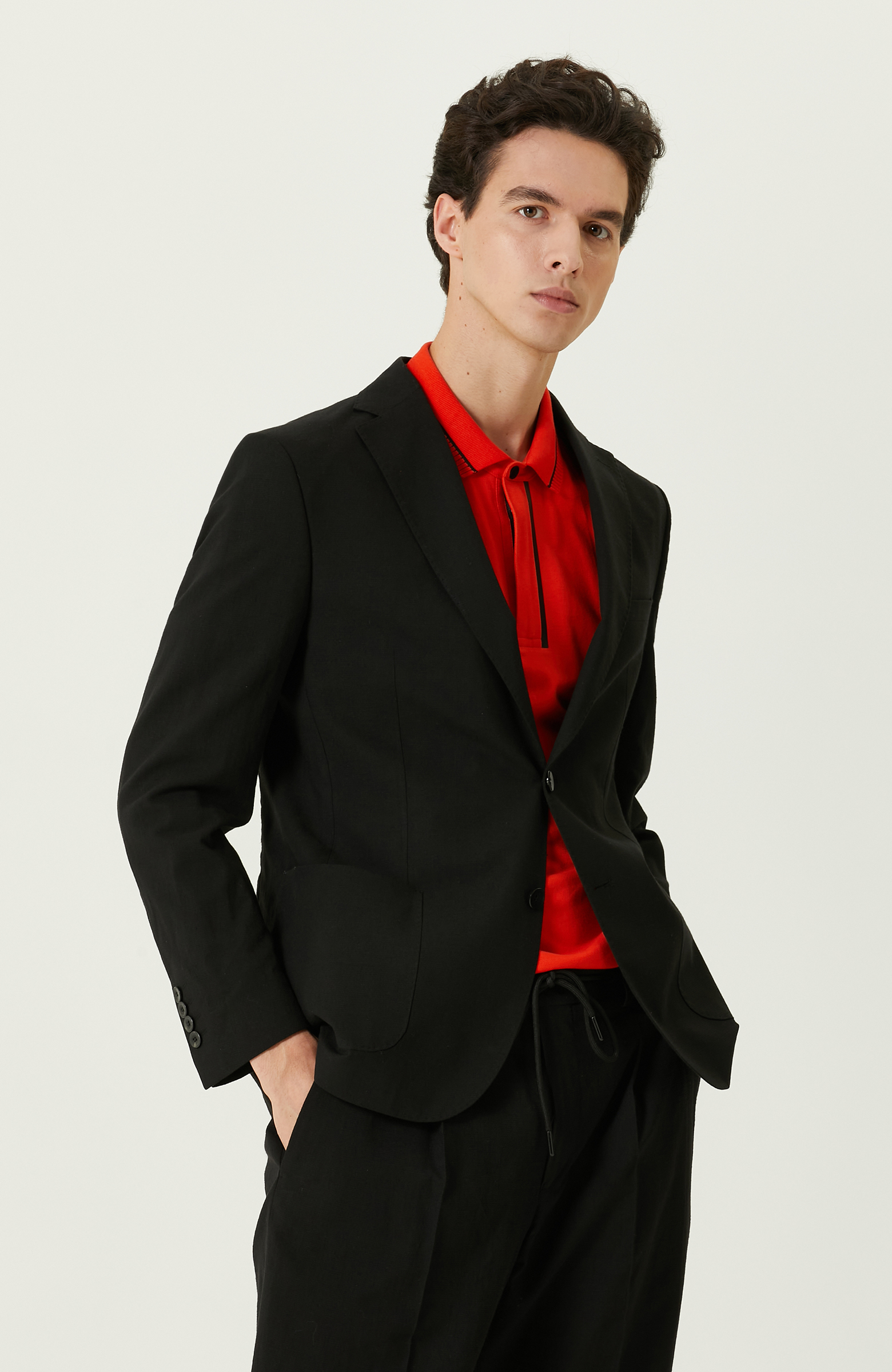 Siyah Mono Yaka Takım Elbise