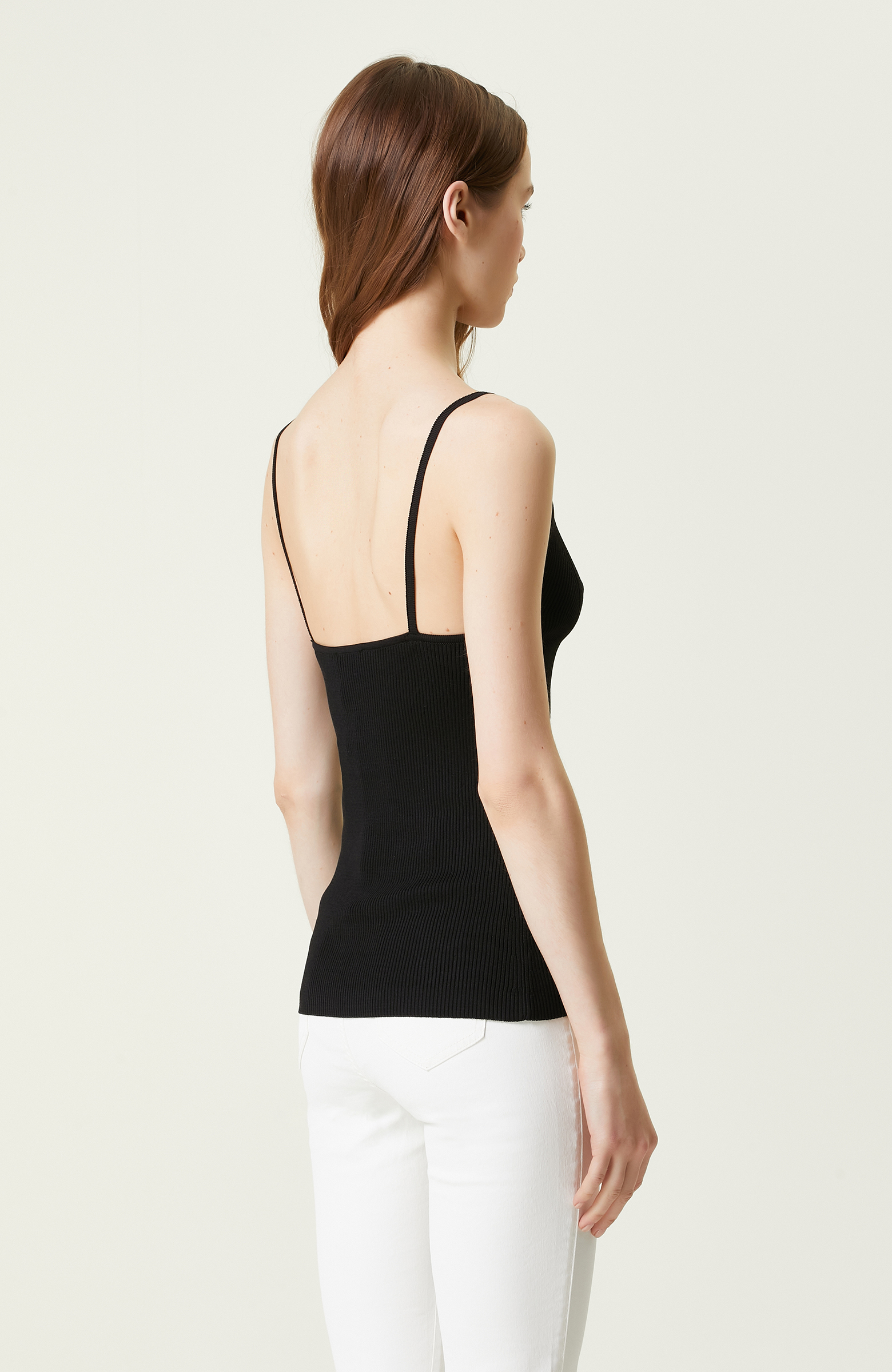 Siyah İnce Askılı V Yaka Triko Atlet