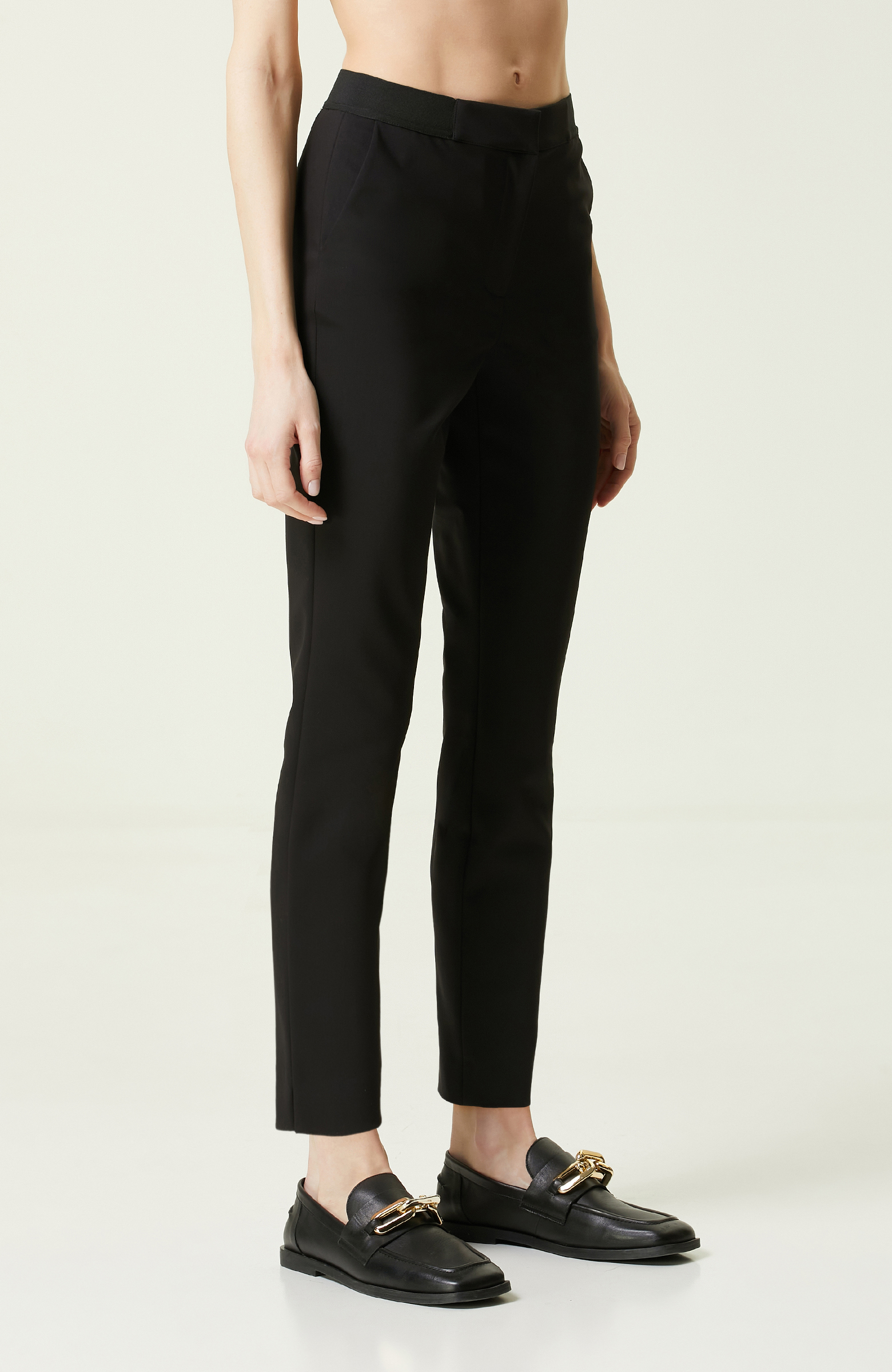 Siyah Beli Lastikli Dar Paça Pantolon