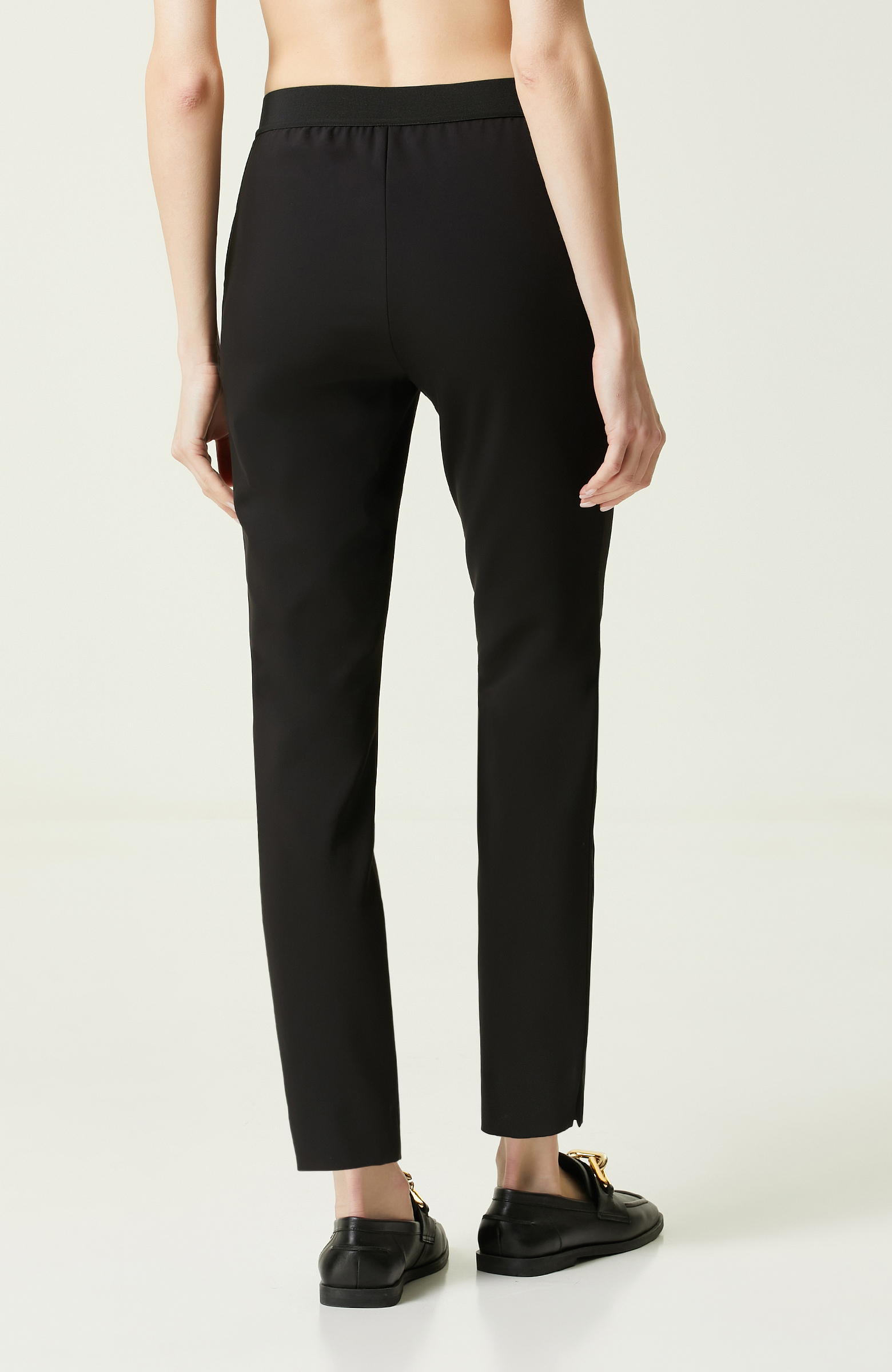 Siyah Beli Lastikli Dar Paça Pantolon