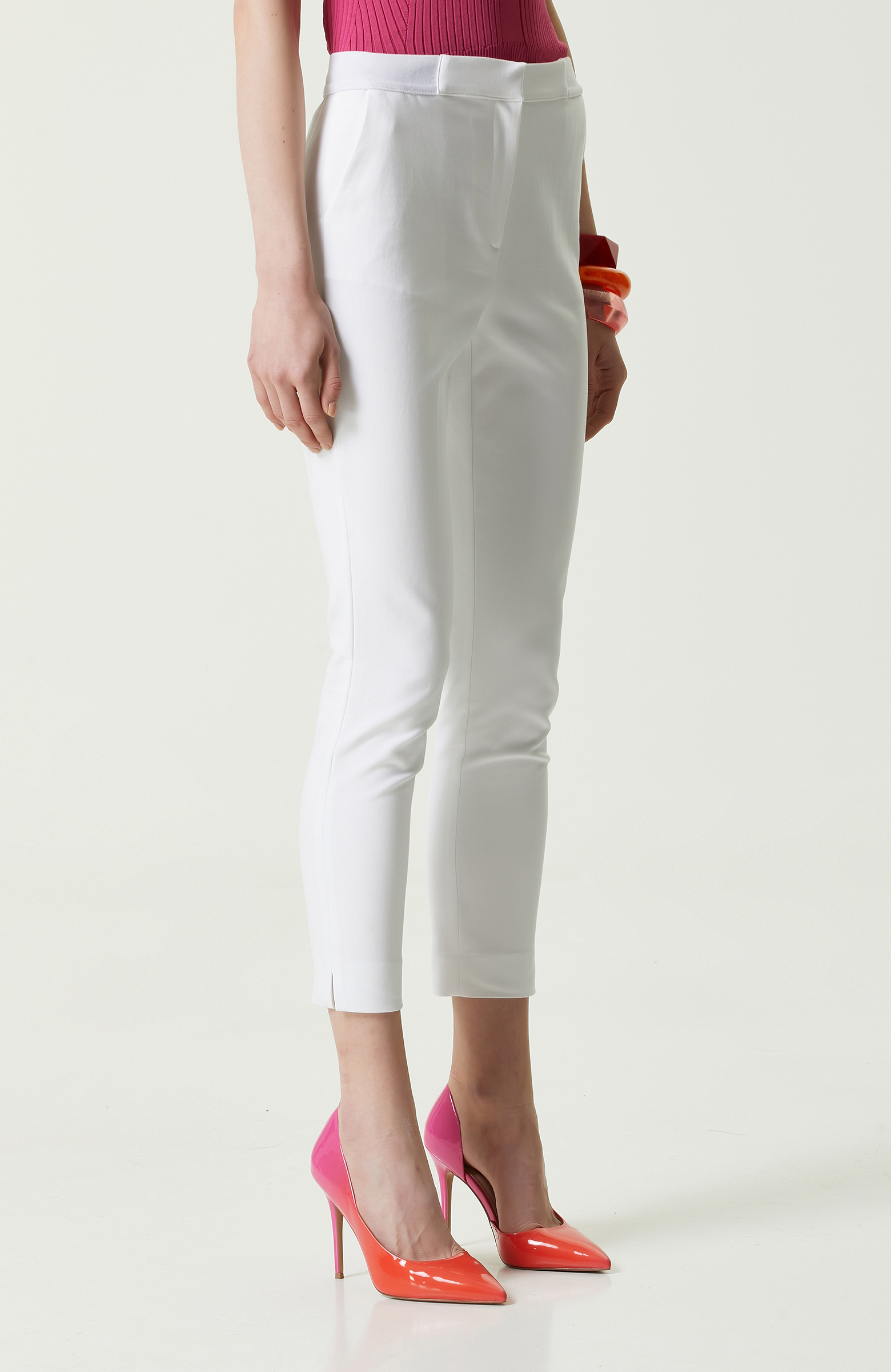 Beyaz Beli Lastikli Dar Paça Pantolon