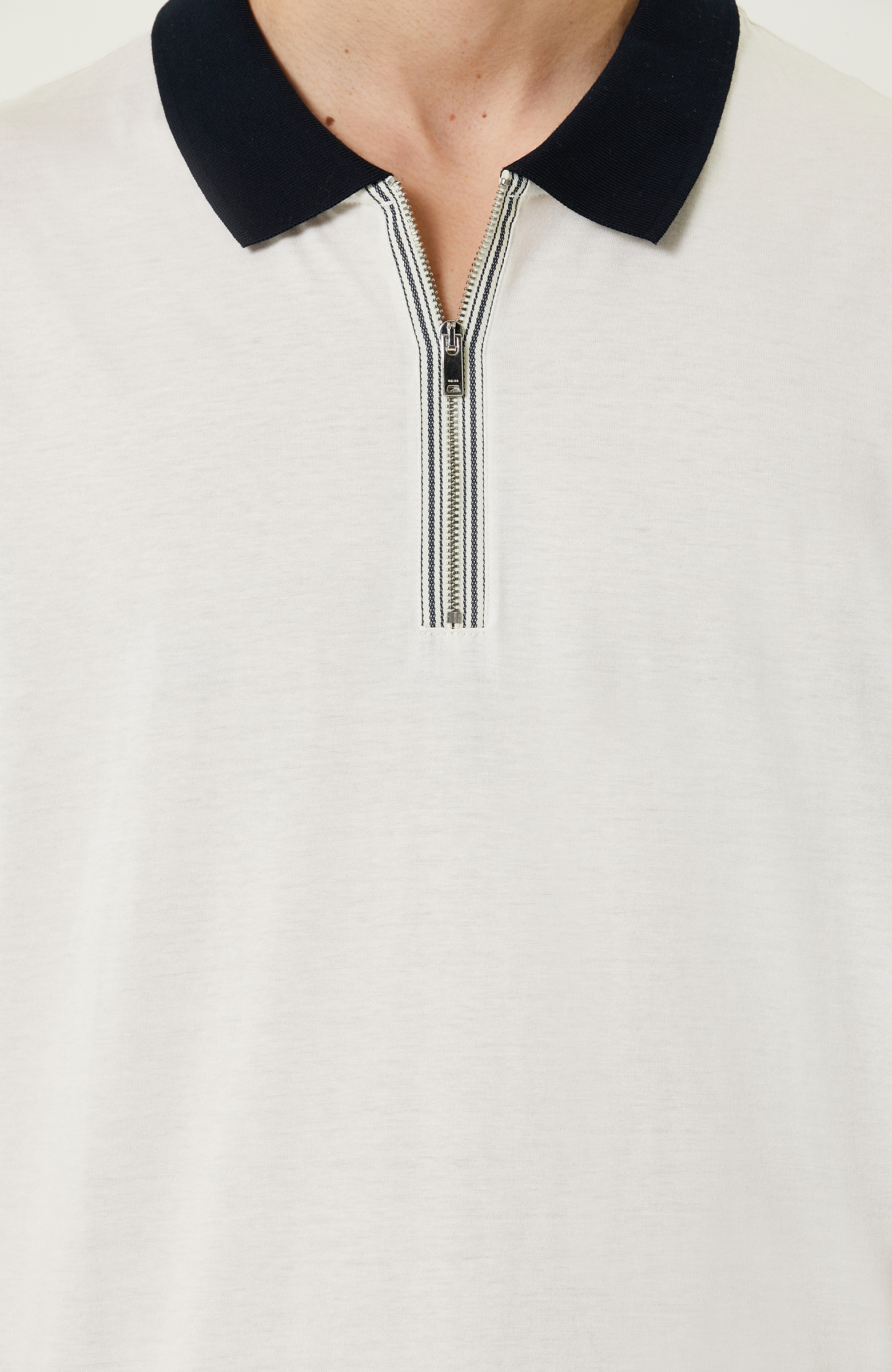 Beyaz Polo Yaka Kısa Kollu T-Shirt