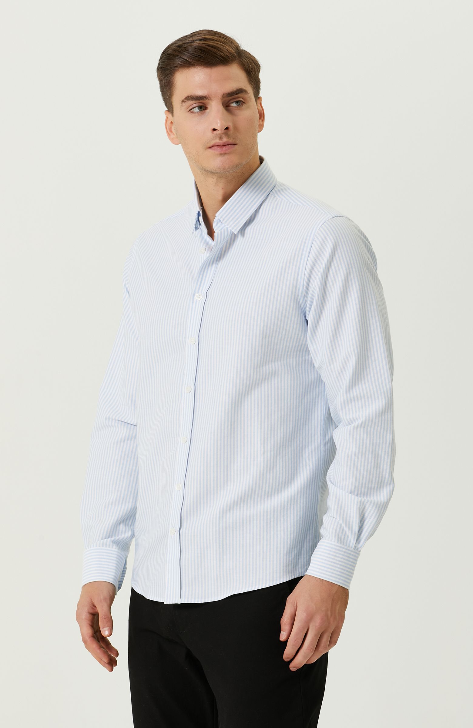 Mavi-Beyaz Çizgili Uzun Kollu Gömlek