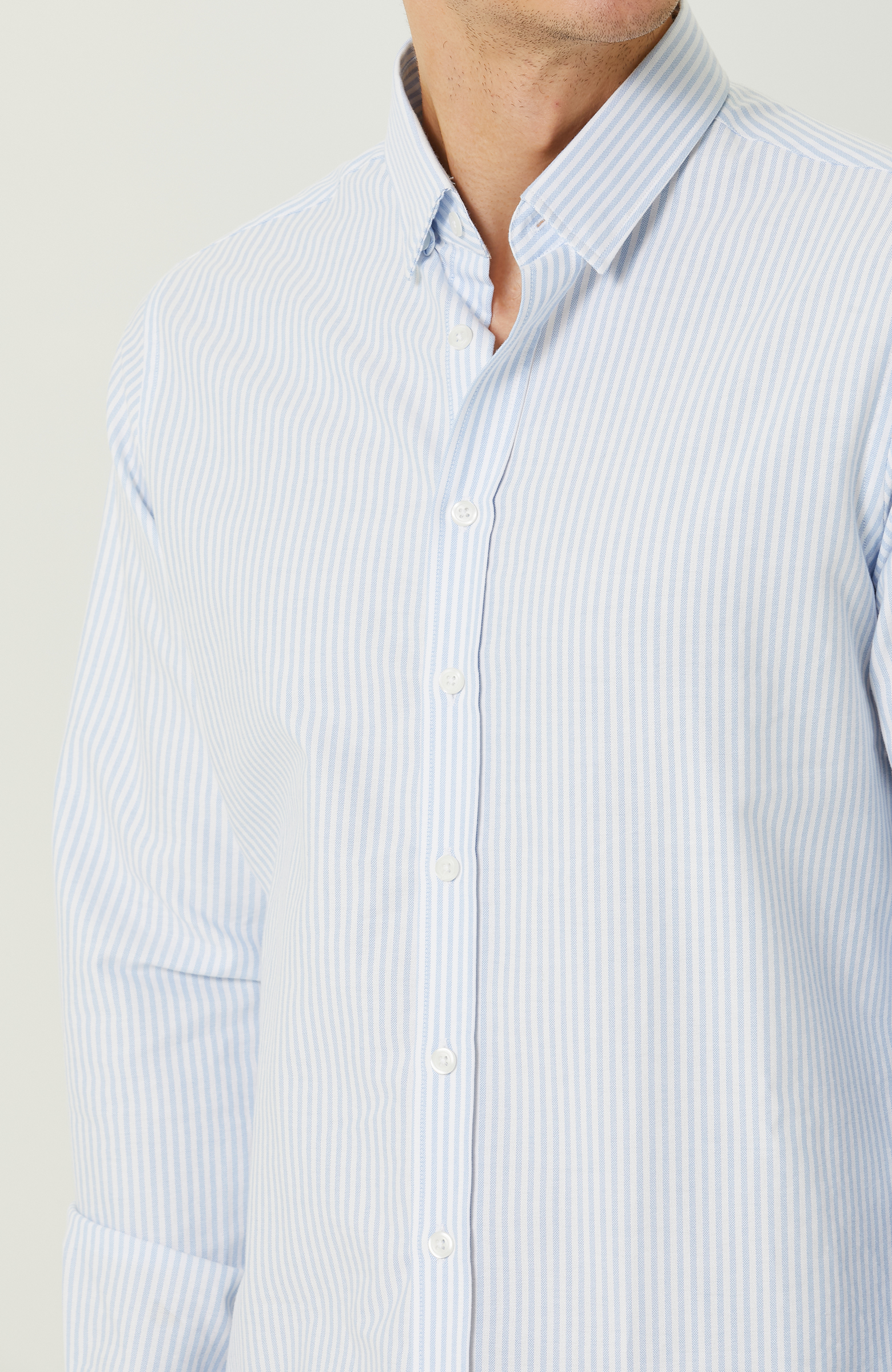 Mavi-Beyaz Çizgili Uzun Kollu Gömlek