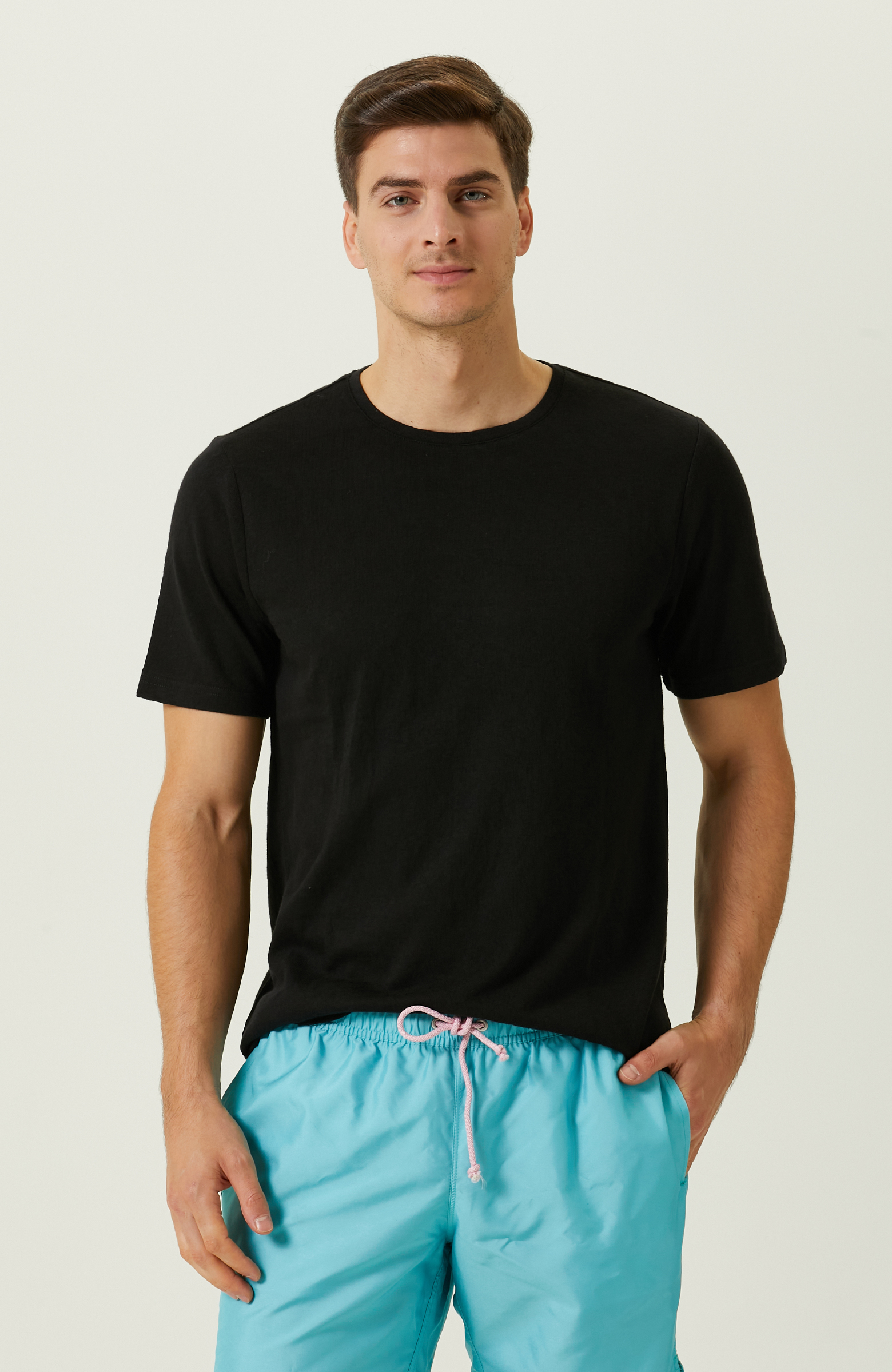 Siyah Kısa Kollu Bisiklet Yaka T-shirt