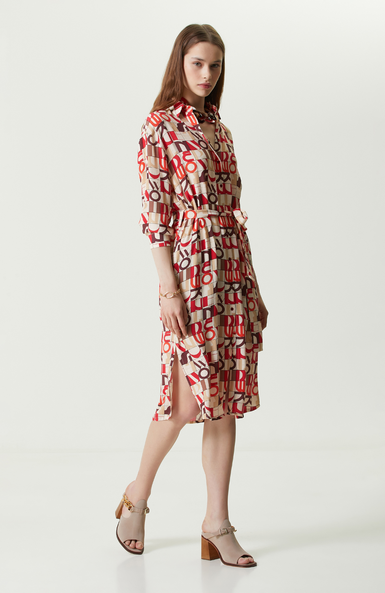 Krem Uzun Kollu Yandan Yırtmaçlı Gömlek Elbise