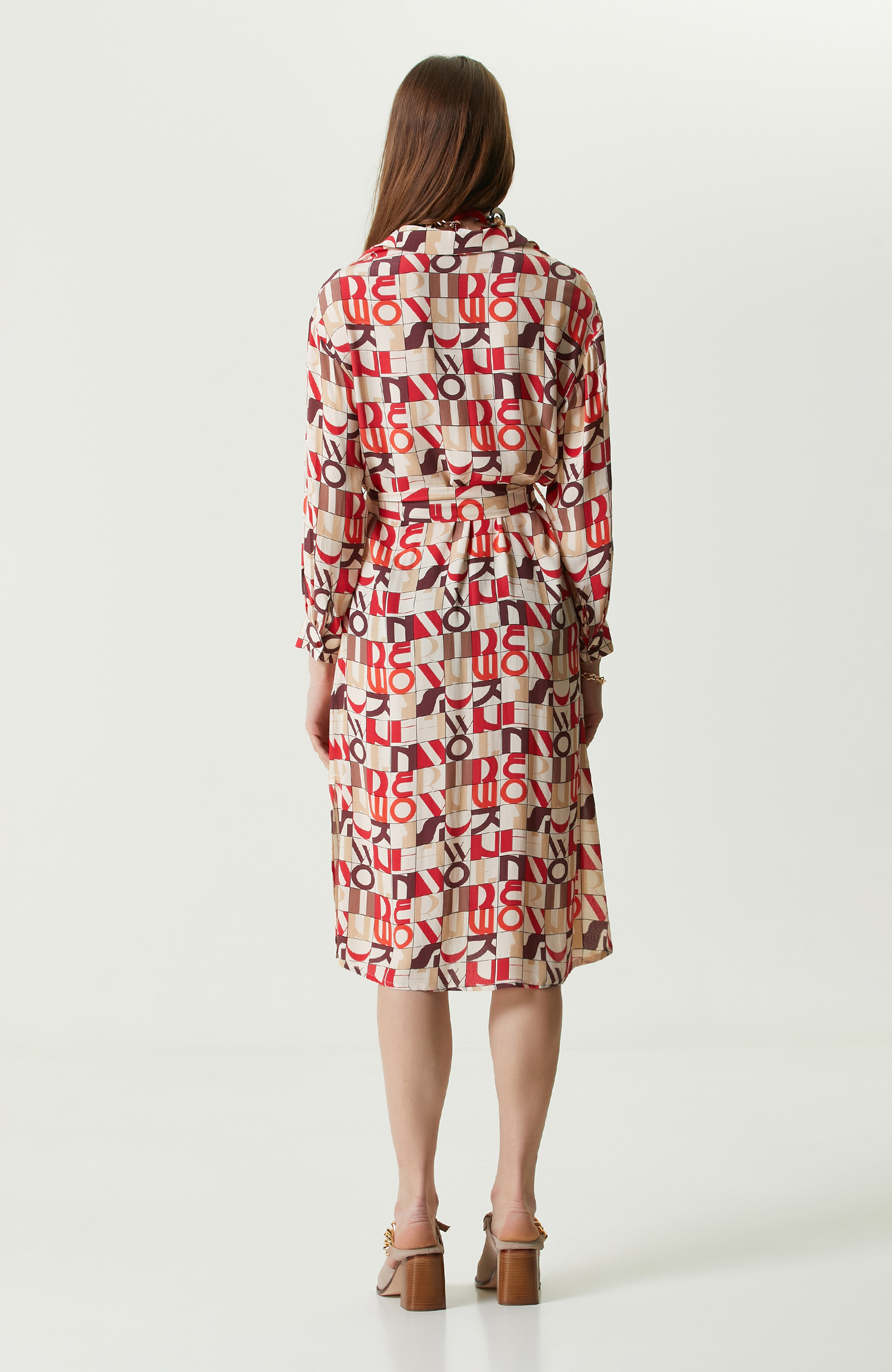 Krem Uzun Kollu Yandan Yırtmaçlı Gömlek Elbise