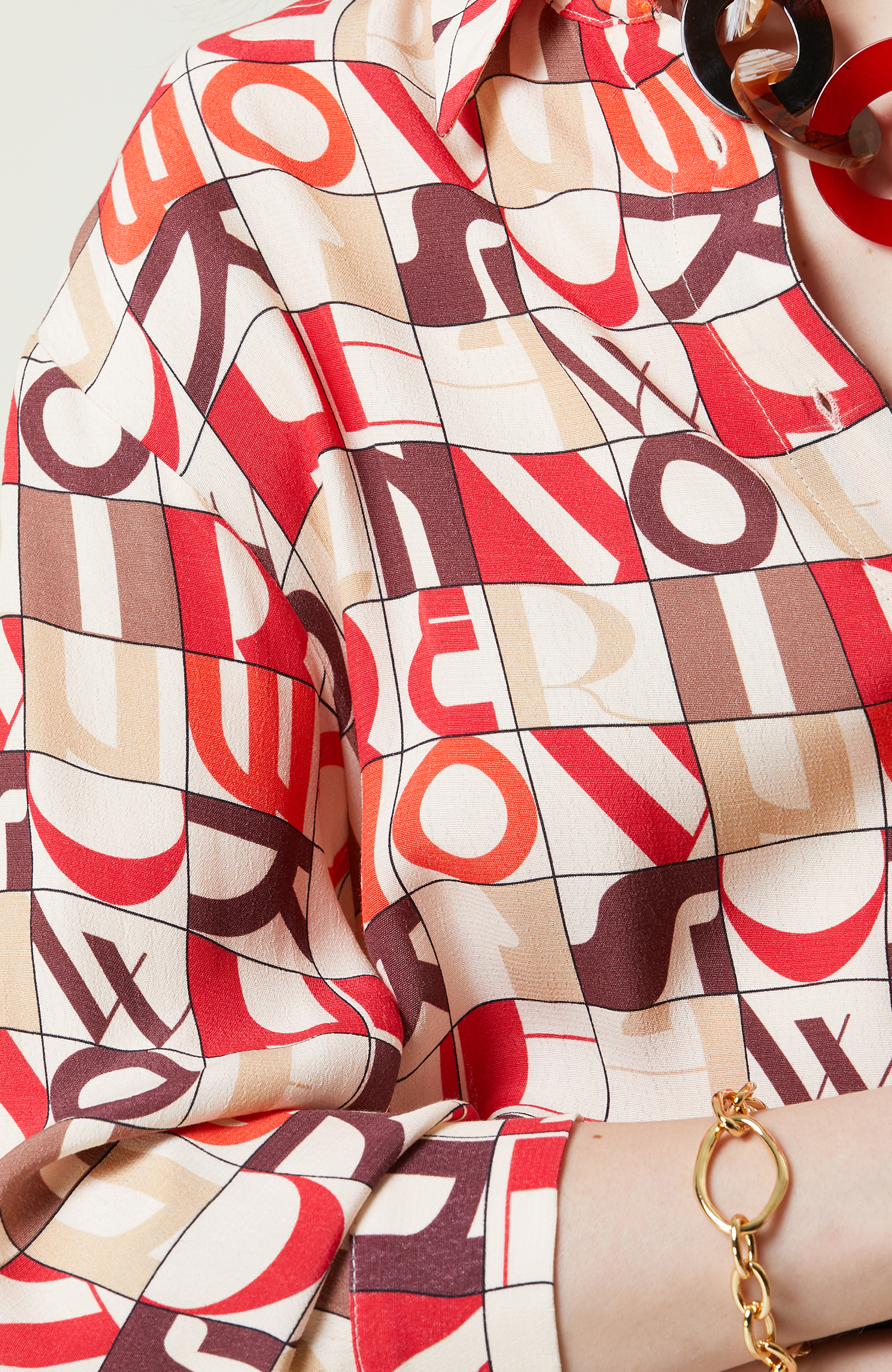 Krem Uzun Kollu Yandan Yırtmaçlı Gömlek Elbise