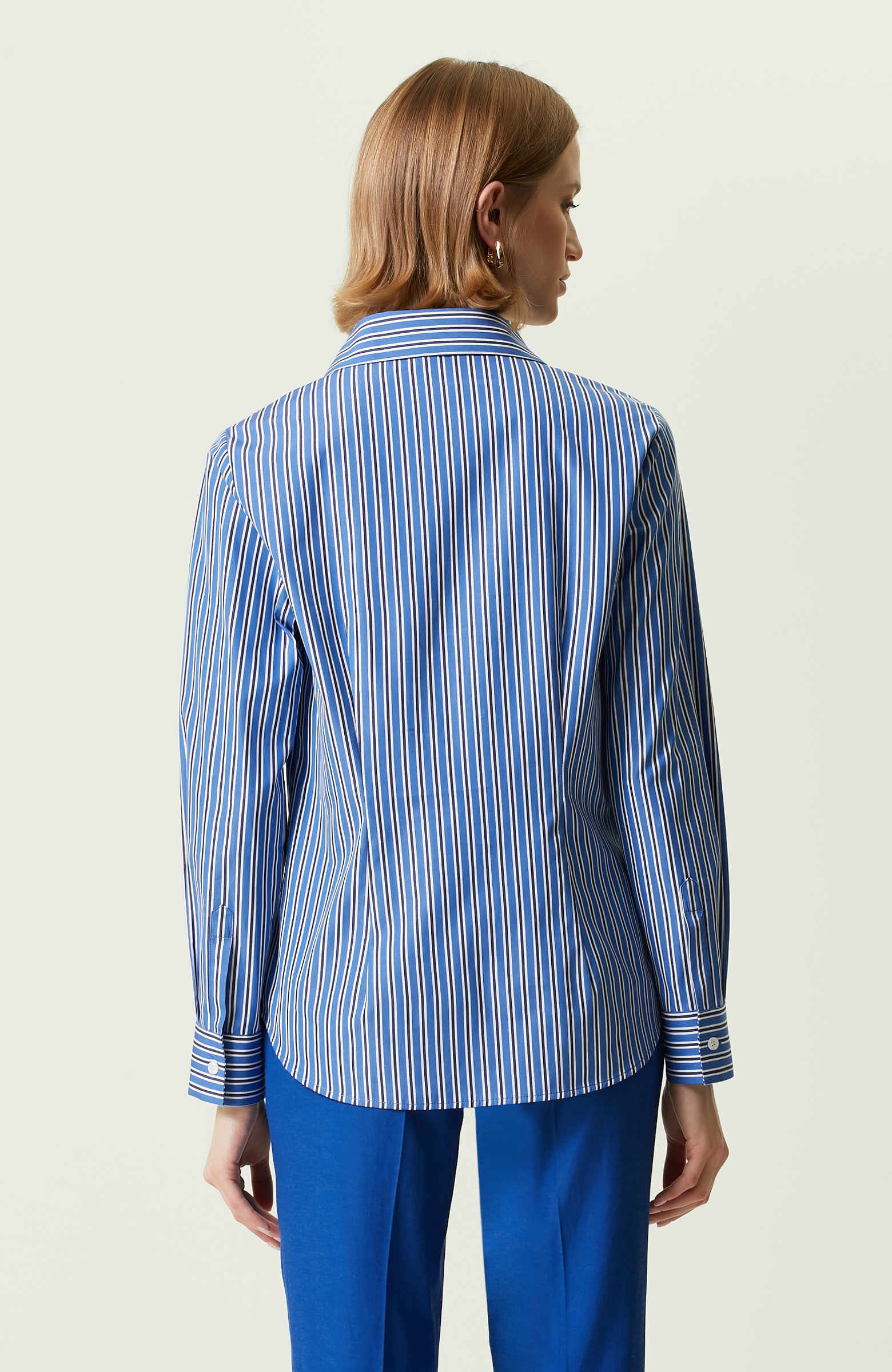 Beyaz Lacivert Uzun Kollu Pamuklu Gömlek