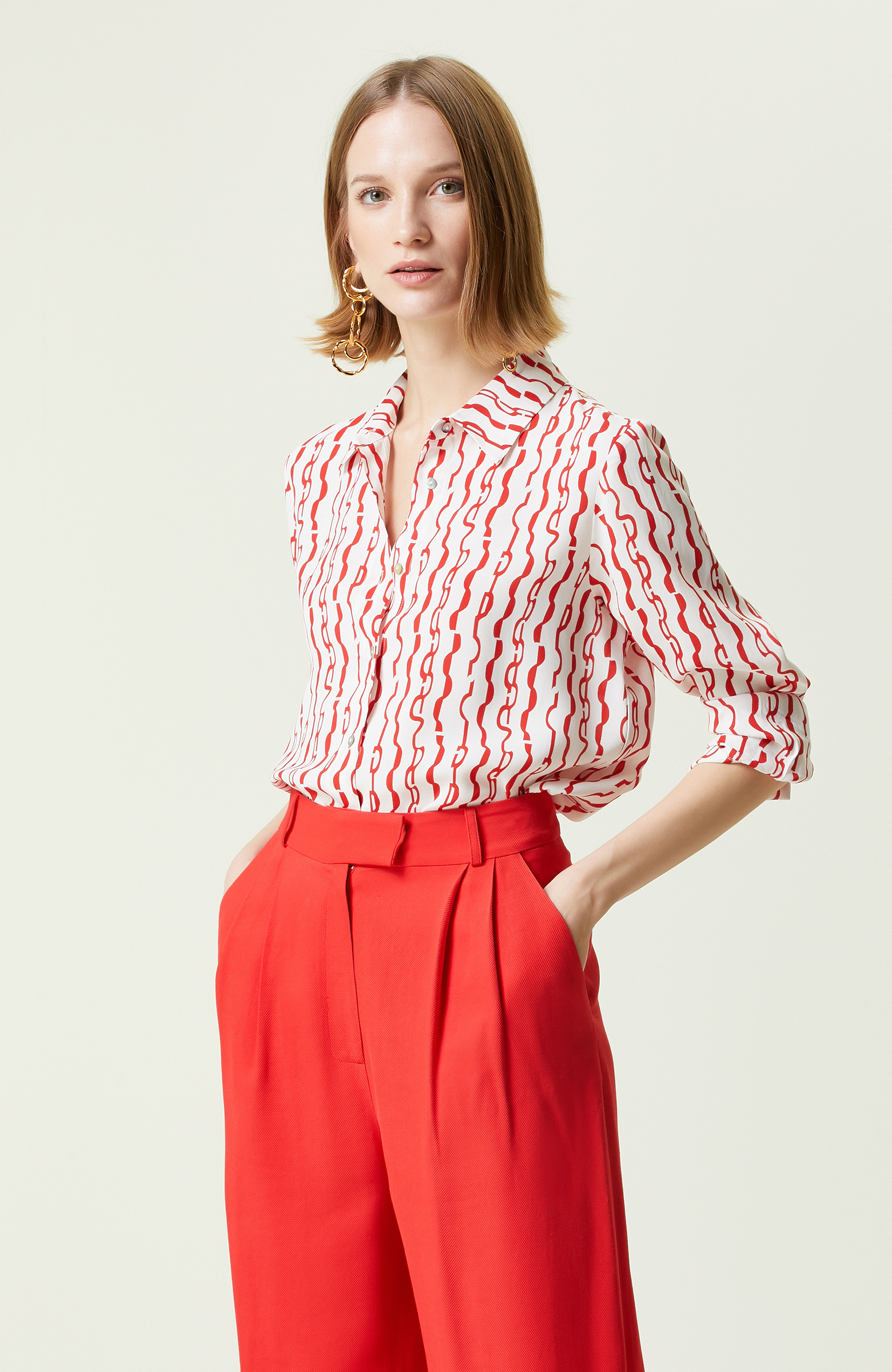 Beyaz Kırmızı Desenli Uzun Kollu Gömlek