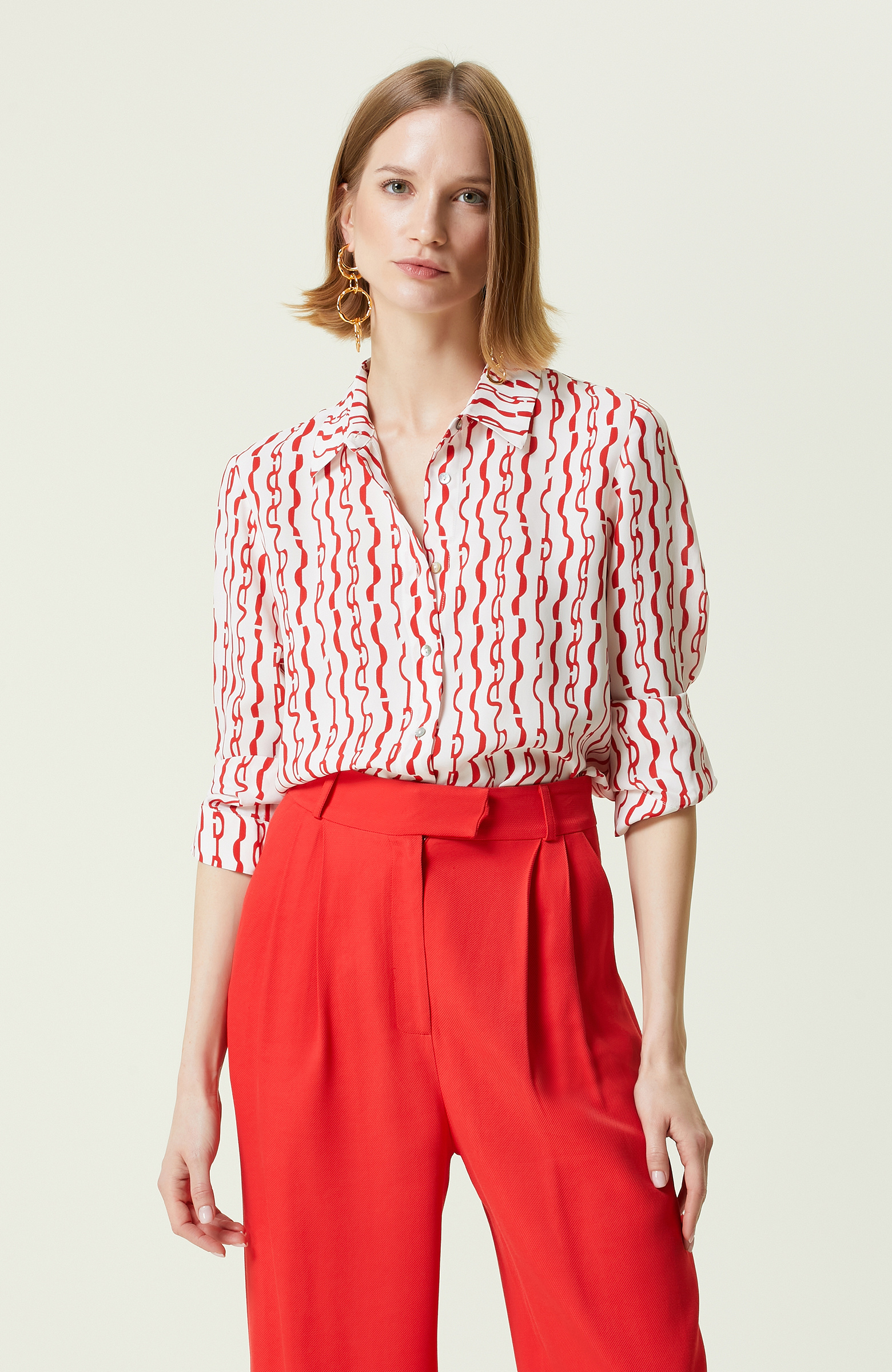 Beyaz Kırmızı Desenli Uzun Kollu Gömlek