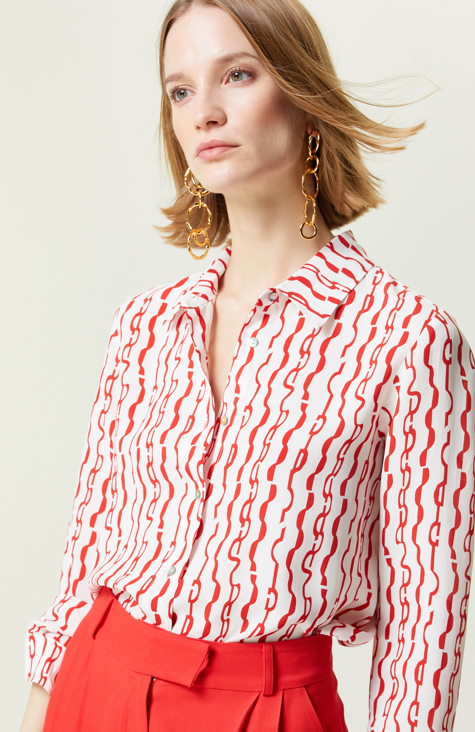 Beyaz Kırmızı Desenli Uzun Kollu Gömlek