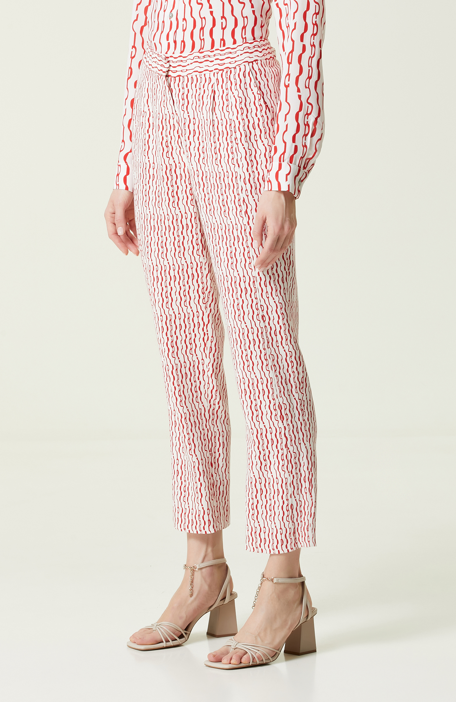 Beyaz Kırmızı Desenli Yüksek Bel Pantolon