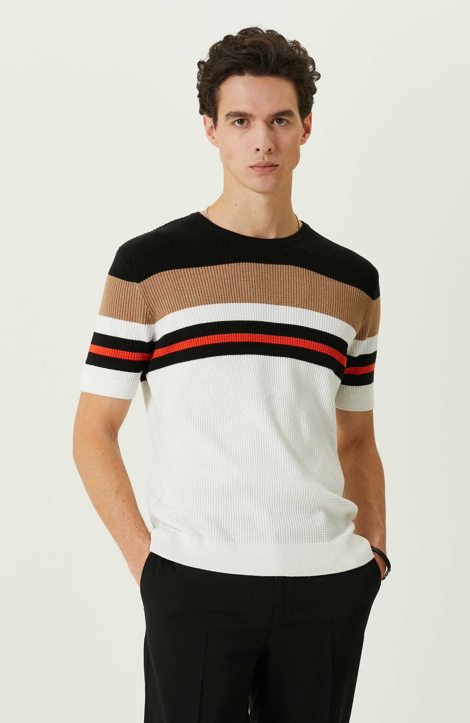 Siyah Beyaz Kısa Kollu Triko Kazak