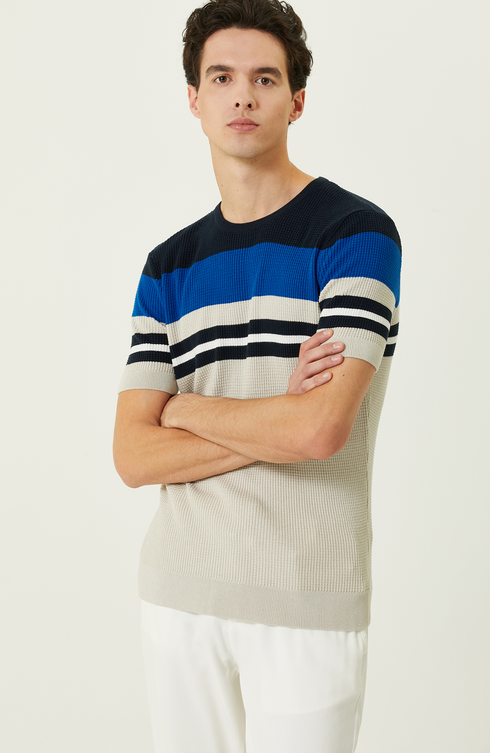 Saks Mavisi Beyaz Kısa Kollu Triko Kazak