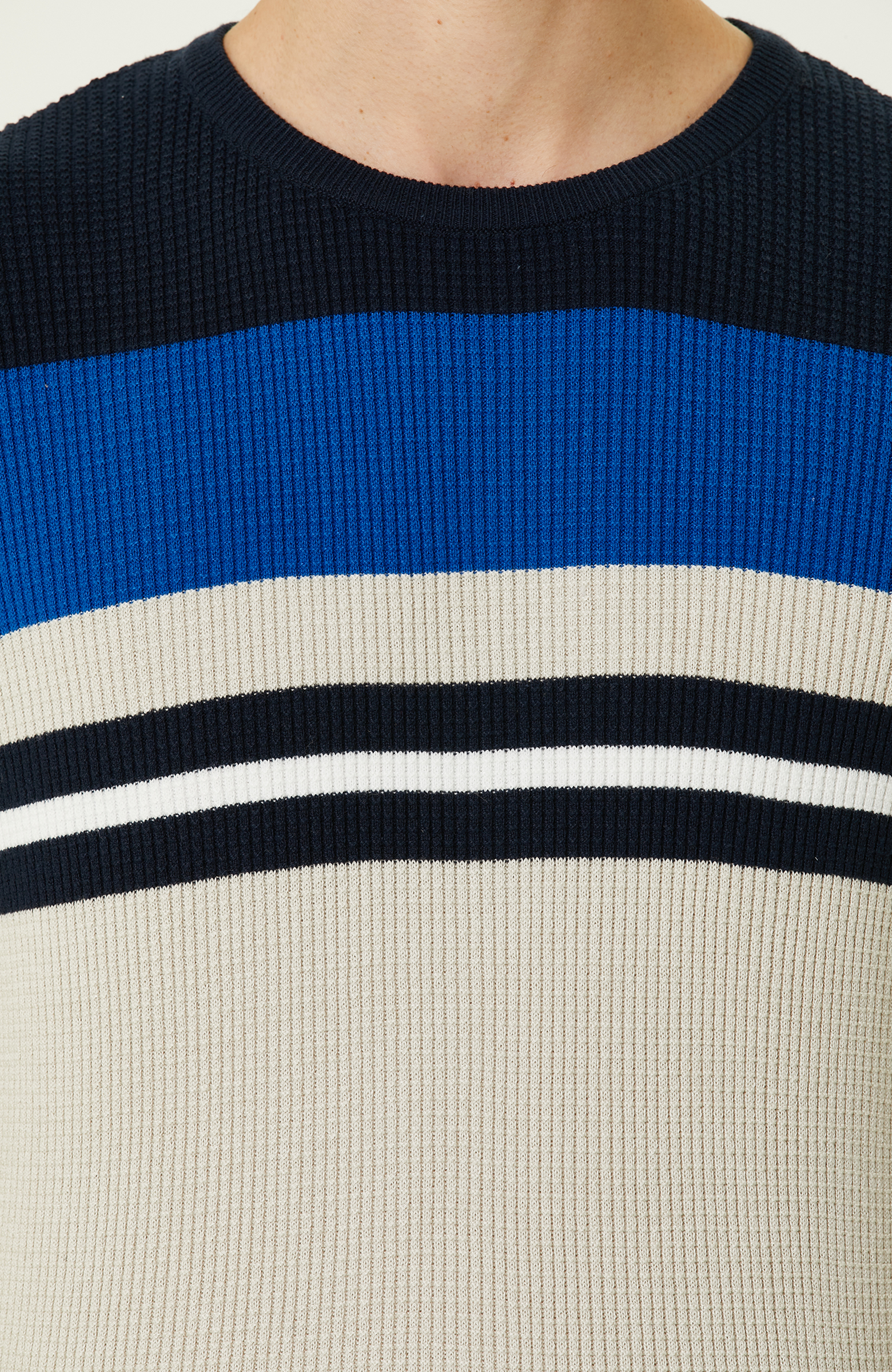 Saks Mavisi Beyaz Kısa Kollu Triko Kazak