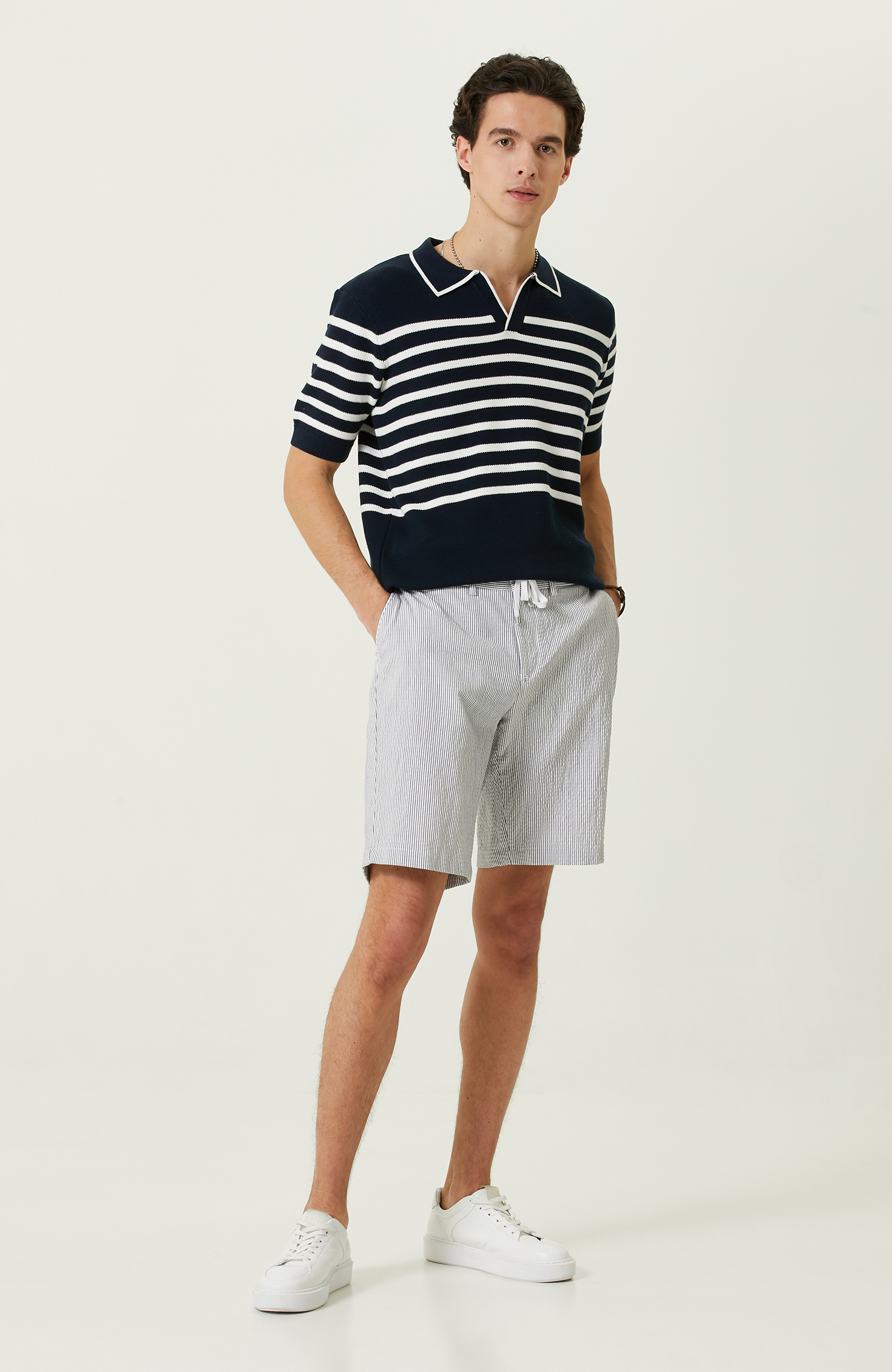 Lacivert-Beyaz Çizgili Kısa Kollu Triko Kazak