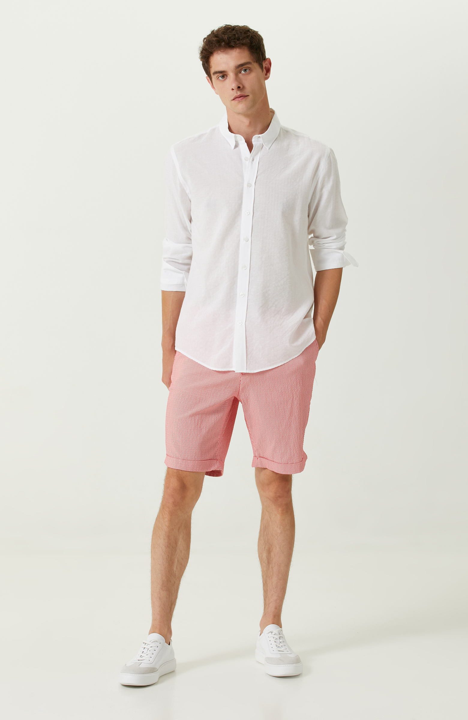 Kırmızı Çizgili Şort