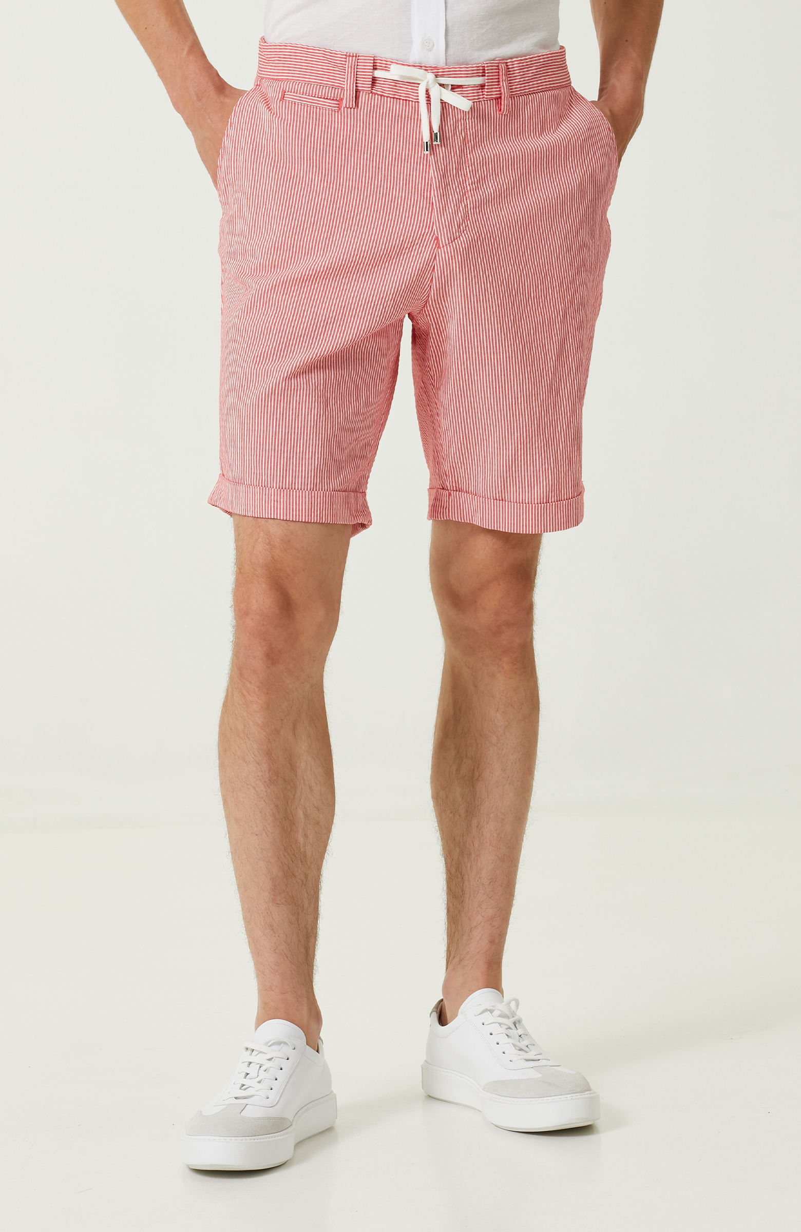 Kırmızı Çizgili Şort