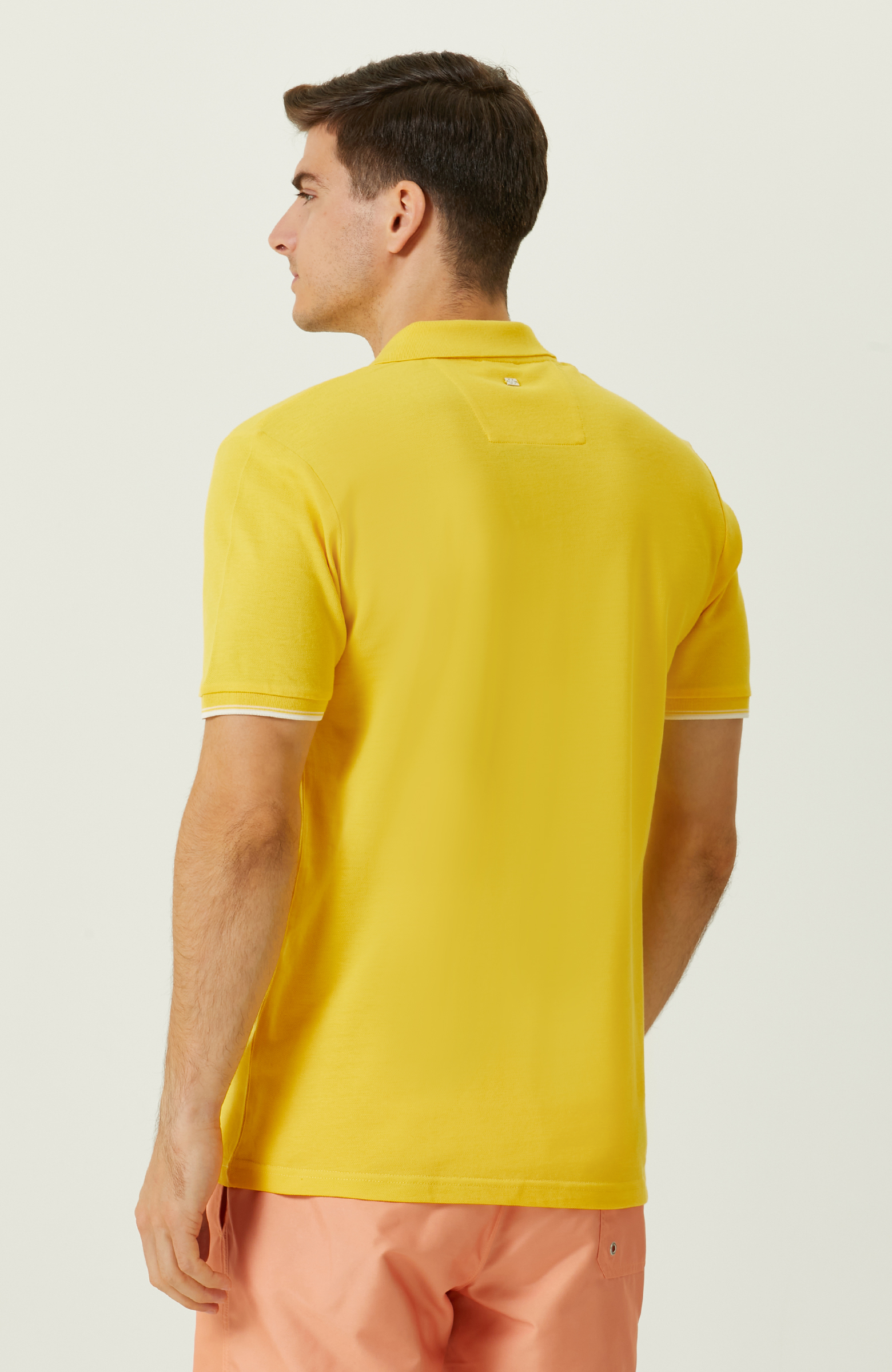 Sarı Polo Yaka Garnili T-Shirt