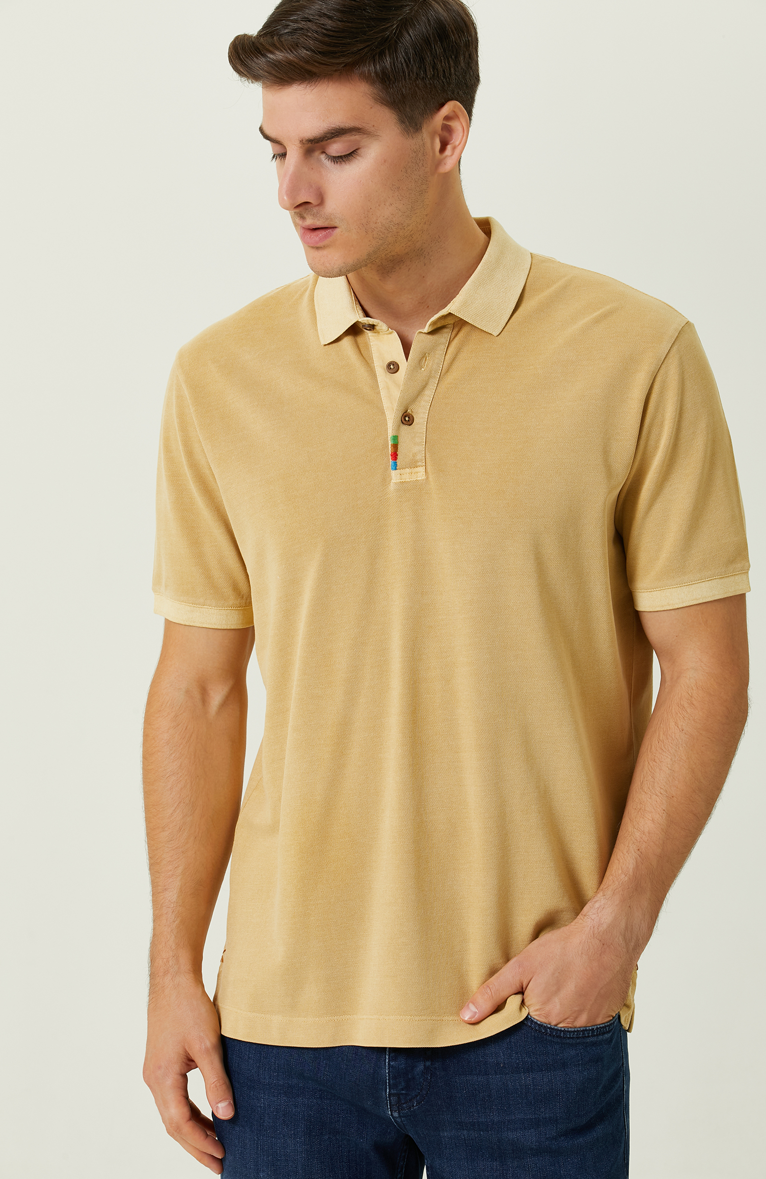 Safran Polo Yaka Nakış Detaylı T-Shirt