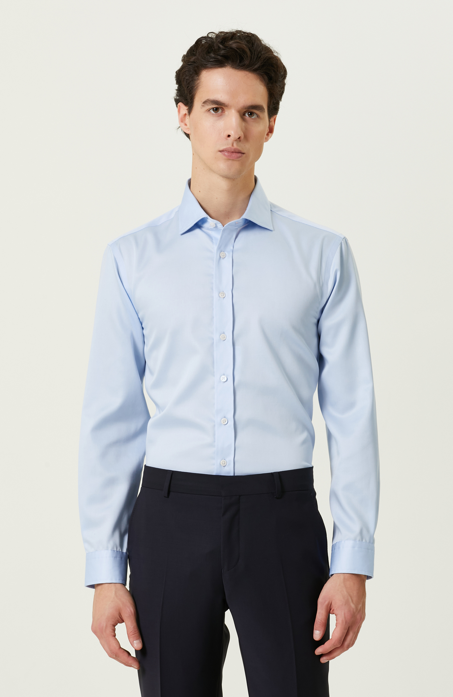 Non-Iron Açık Mavi Yarım İtalyan Yaka Gömlek