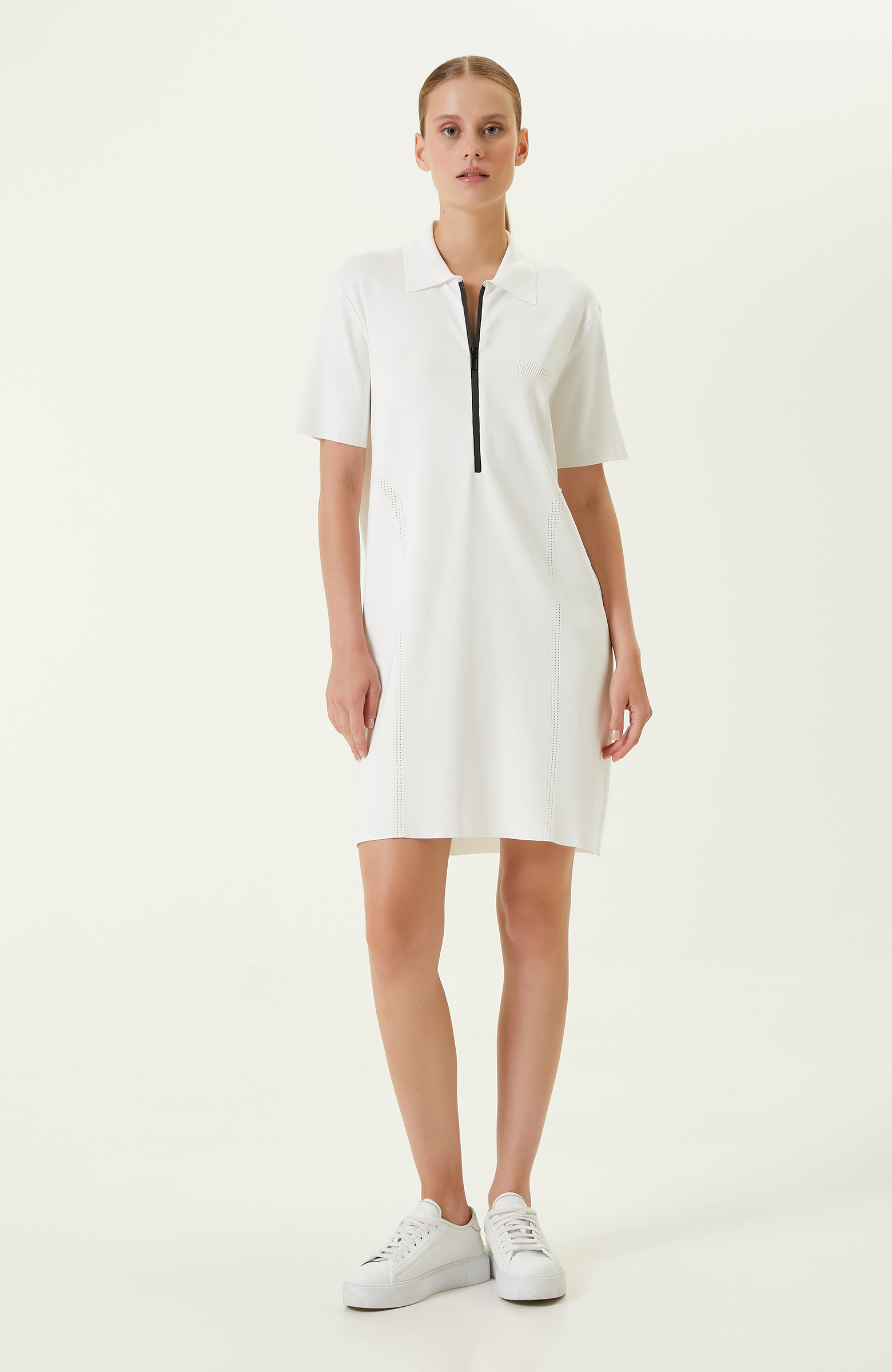 Beyaz Kısa Kollu Triko Elbise