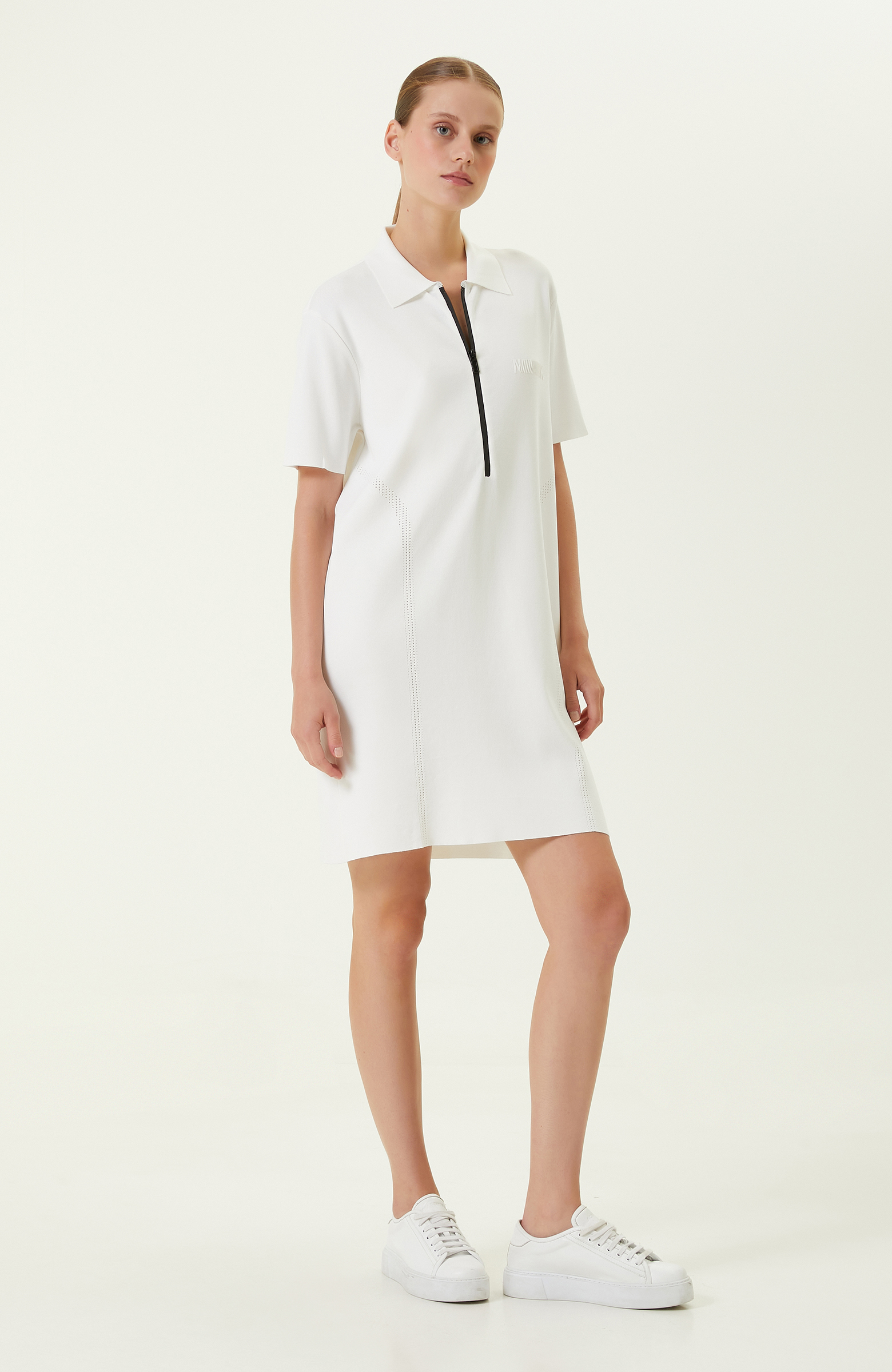 Beyaz Kısa Kollu Triko Elbise